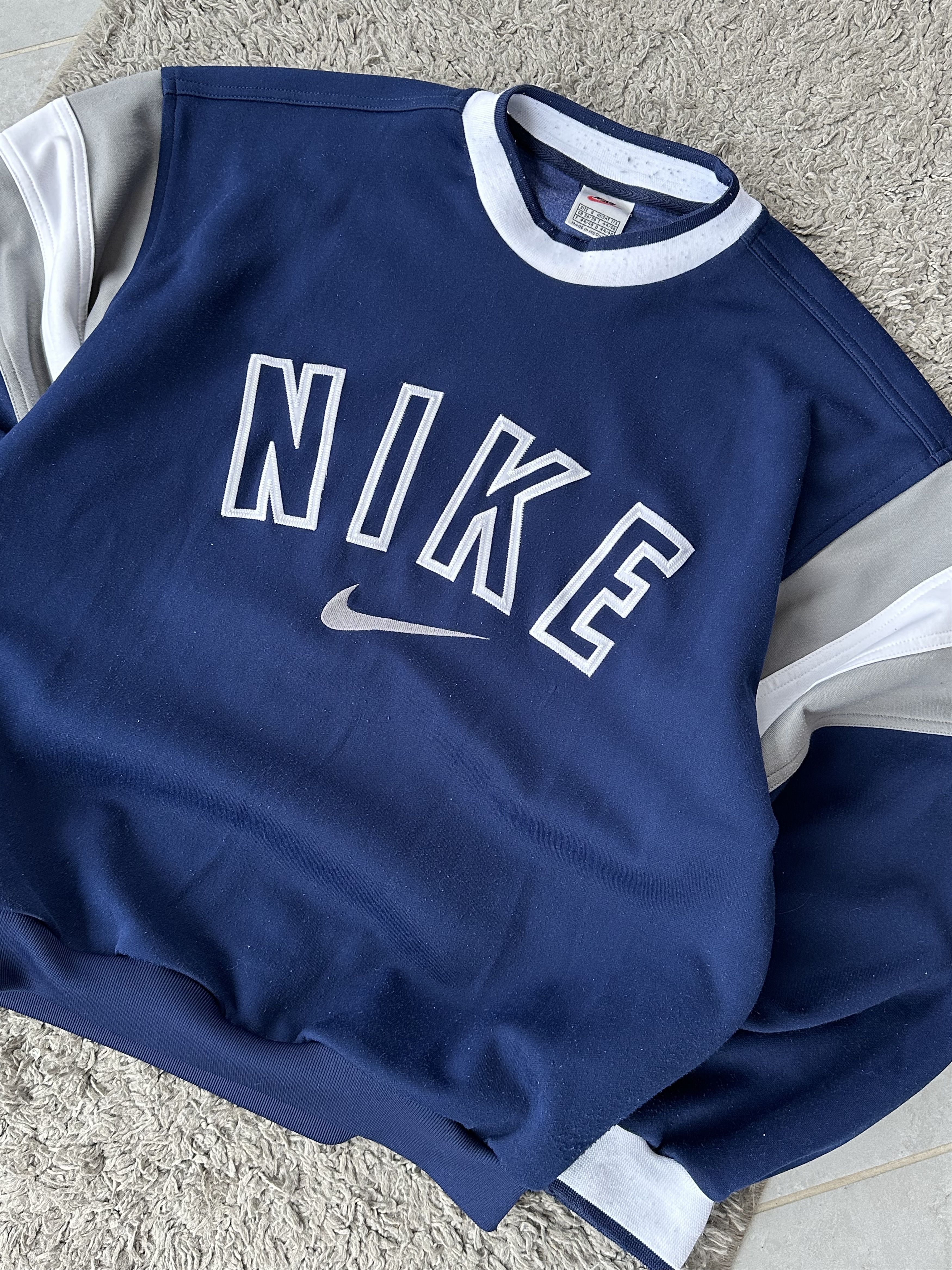 Nike 90s Vintage Sweatshirt Nike Big Logo Center Swoosh Crewneck Size US S / EU 44-46 / 1 - 3 Thumbnail