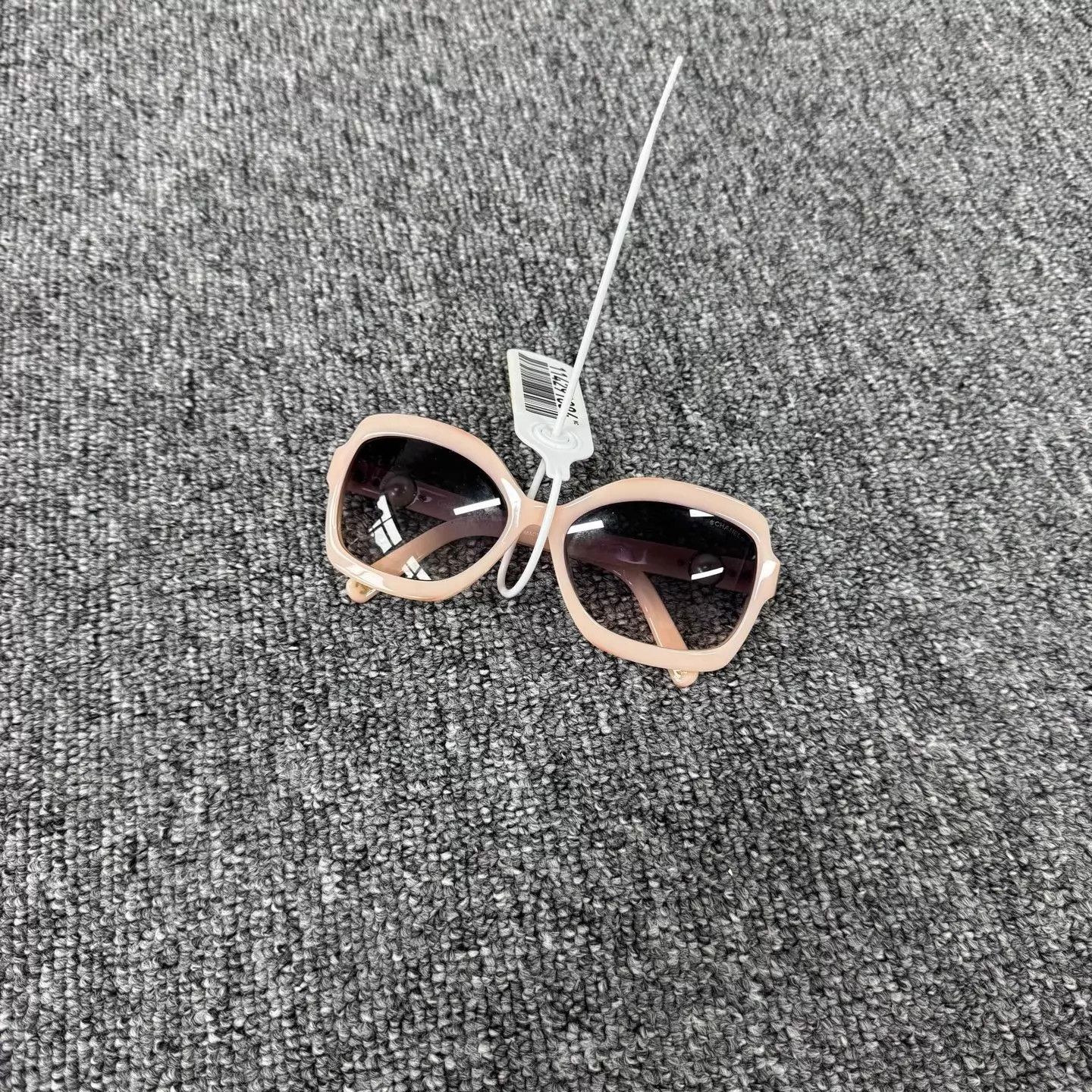 Chanel Chanel Pink Pearl-Frame Sunglasses 99 New Size ONE SIZE - 1 Thumbnail