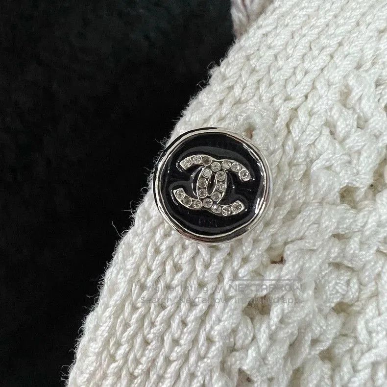 Chanel Chanel Castle Series Logo Knit Sweater. Size US XS / EU 42 / 0 - 8 Thumbnail