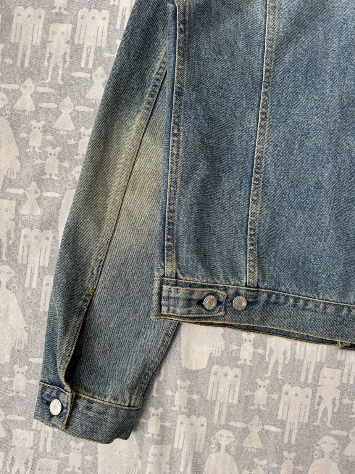 Helmut Lang Helmut Lang 2000's Sanded Denim Type III Trucker Jacket Size US L / EU 52-54 / 3 - 8 Thumbnail