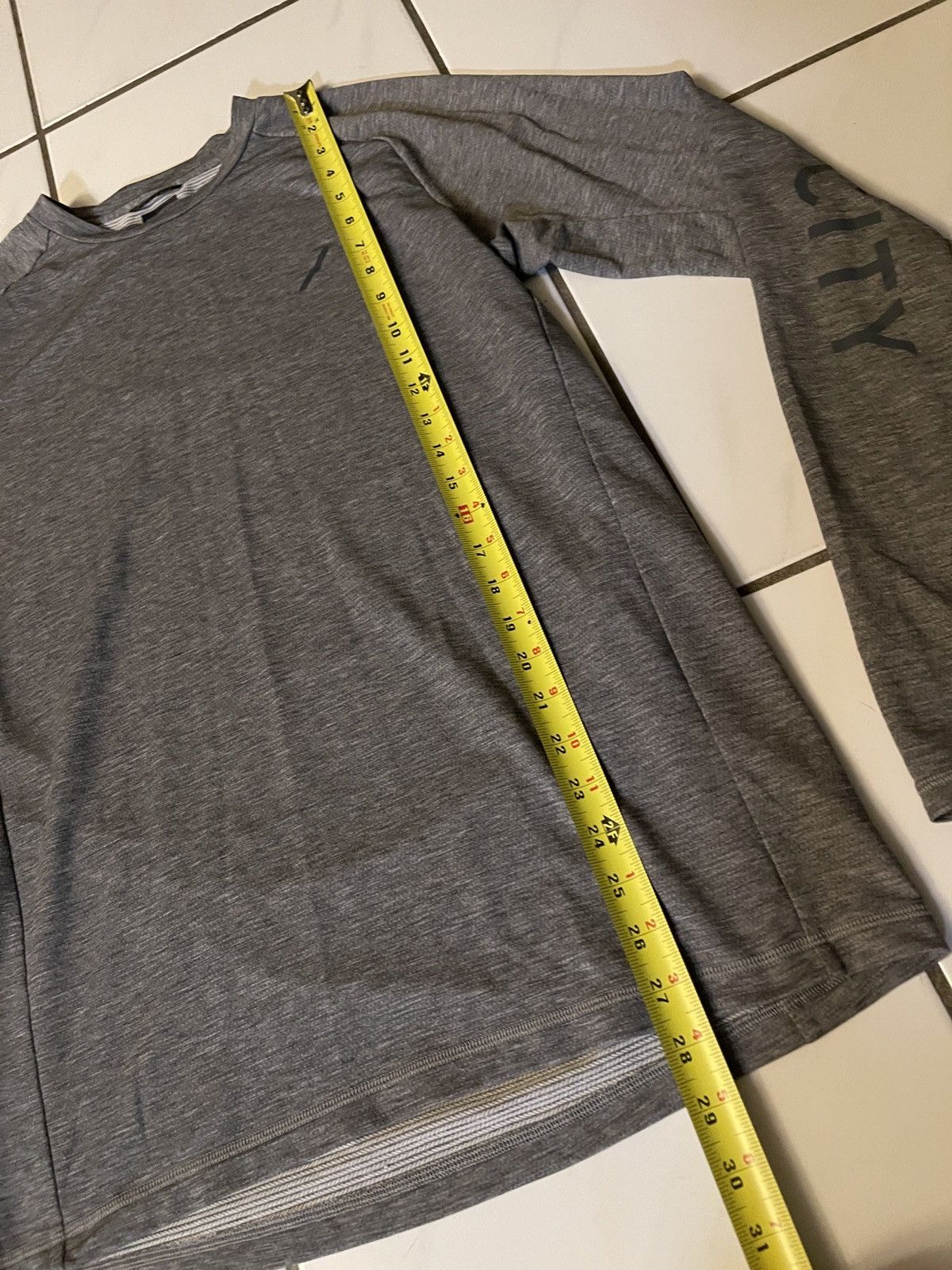 Gap Hill City T Shirt Men’s Medium Performance Running Workout Size US M / EU 48-50 / 2 - 5 Thumbnail