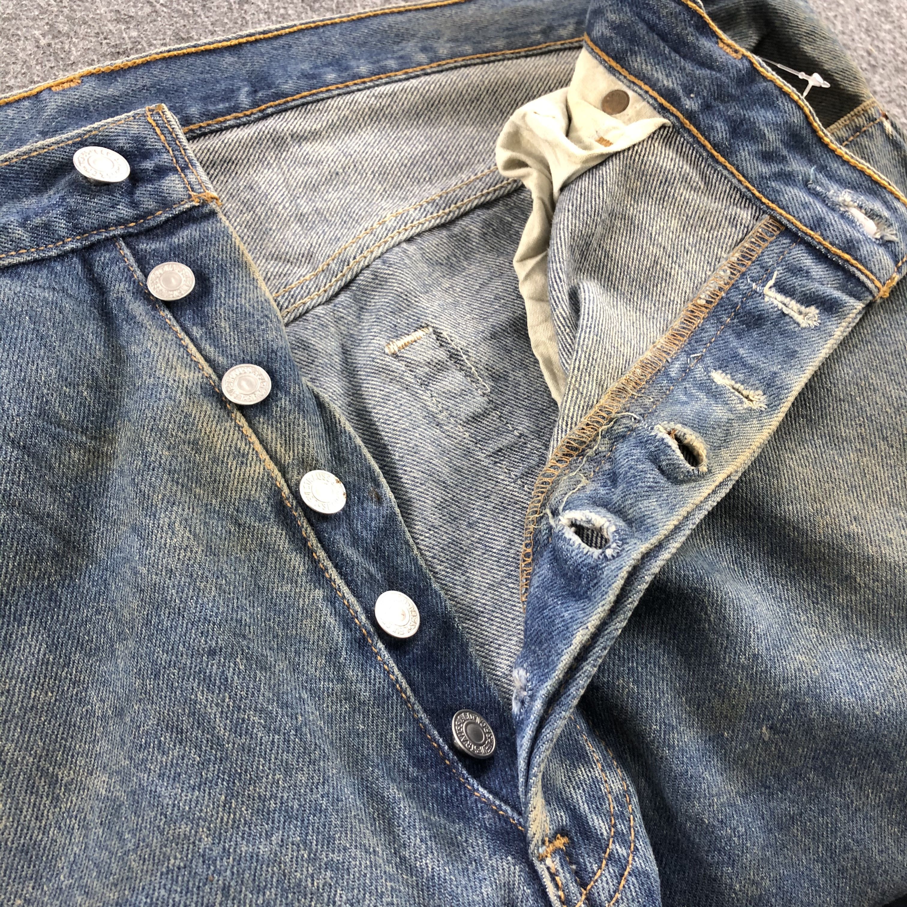 Levi's 90s Vintage Levis 501 Jeans- J1365 Size US 39 - 8 Thumbnail
