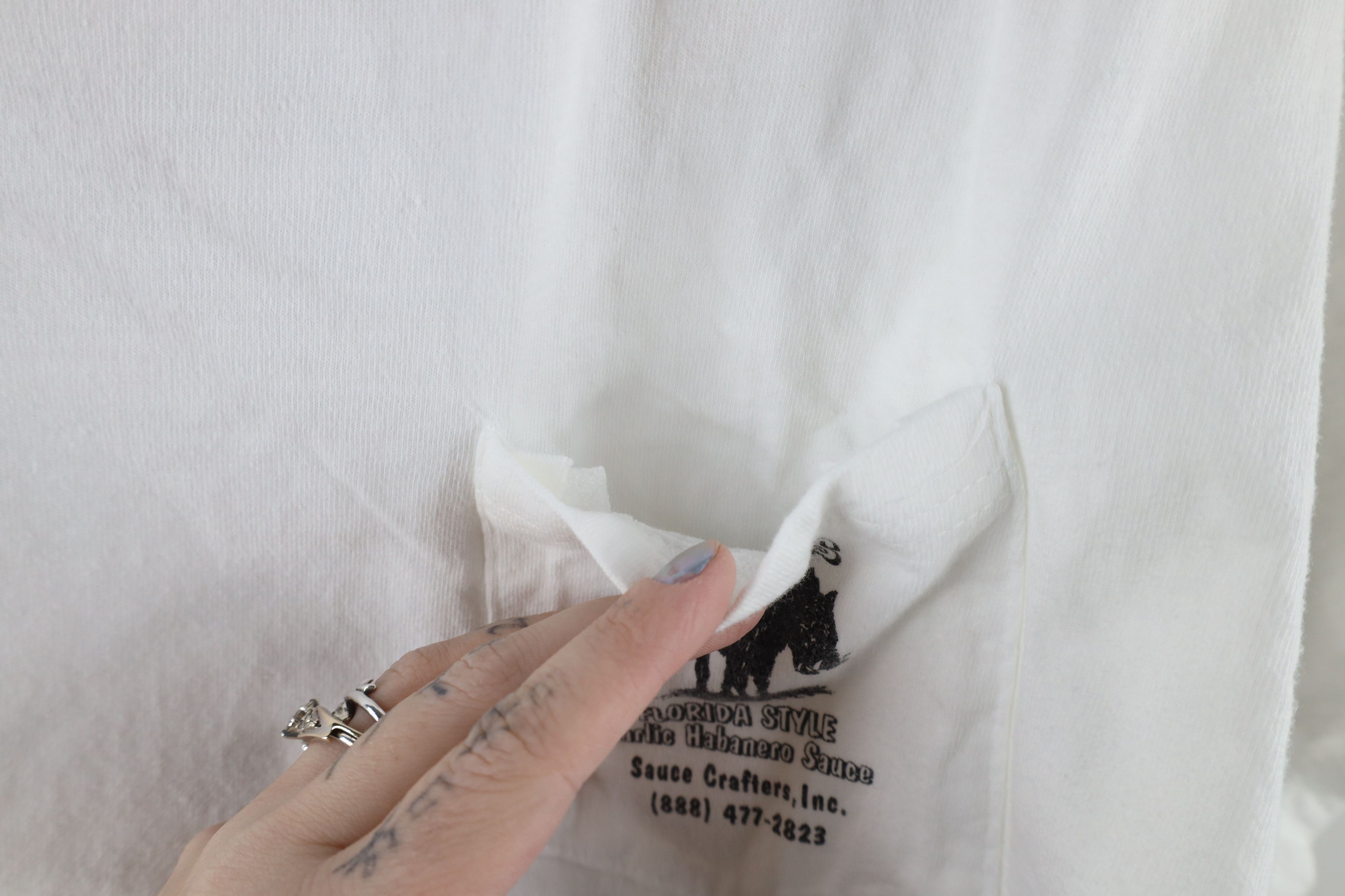 Vintage Vintage 90s Hogs Ass Garlic Habanero Sauce T-Shirt White Size US M / EU 48-50 / 2 - 5 Thumbnail