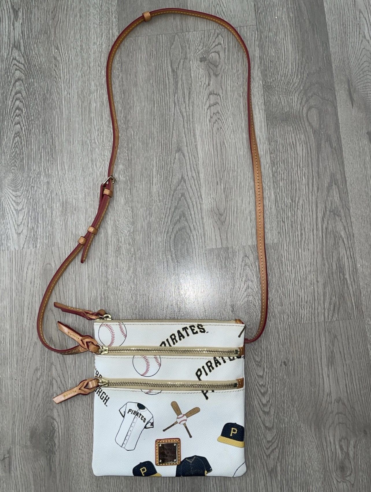 Dooney & Bourke Dooney & Bourke Size ONE SIZE - 3 Thumbnail