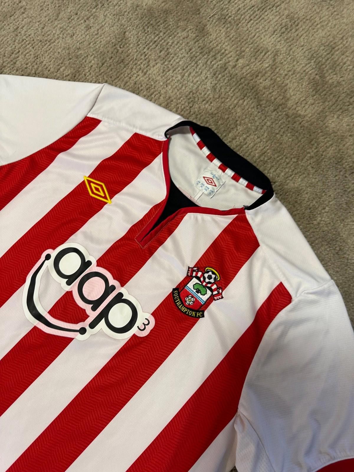 Umbro Southampton 2011/12 football shirt jersey camiseta Umbro Size US XL / EU 56 / 4 - 5 Thumbnail