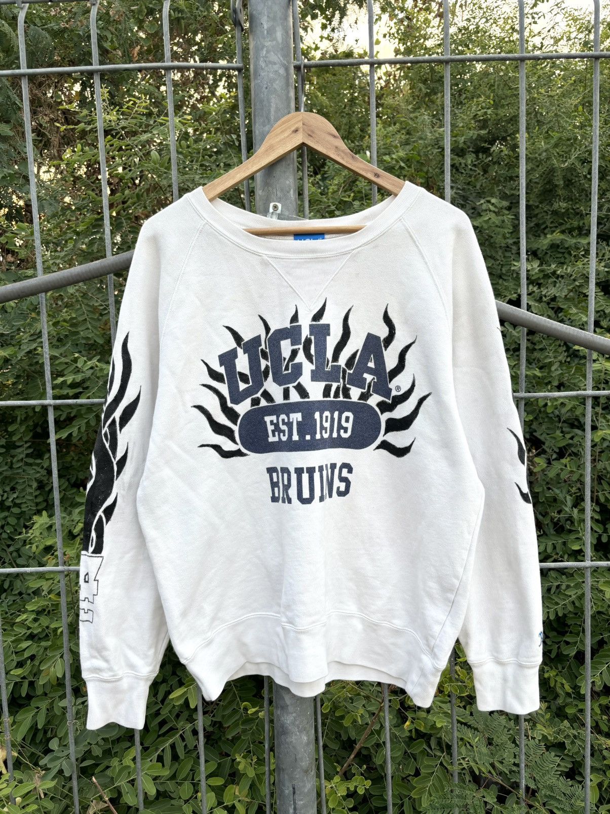 Vintage Vintage Paint UCLA Black Flame Sweatshirt Size US M / EU 48-50 / 2 - 3 Thumbnail