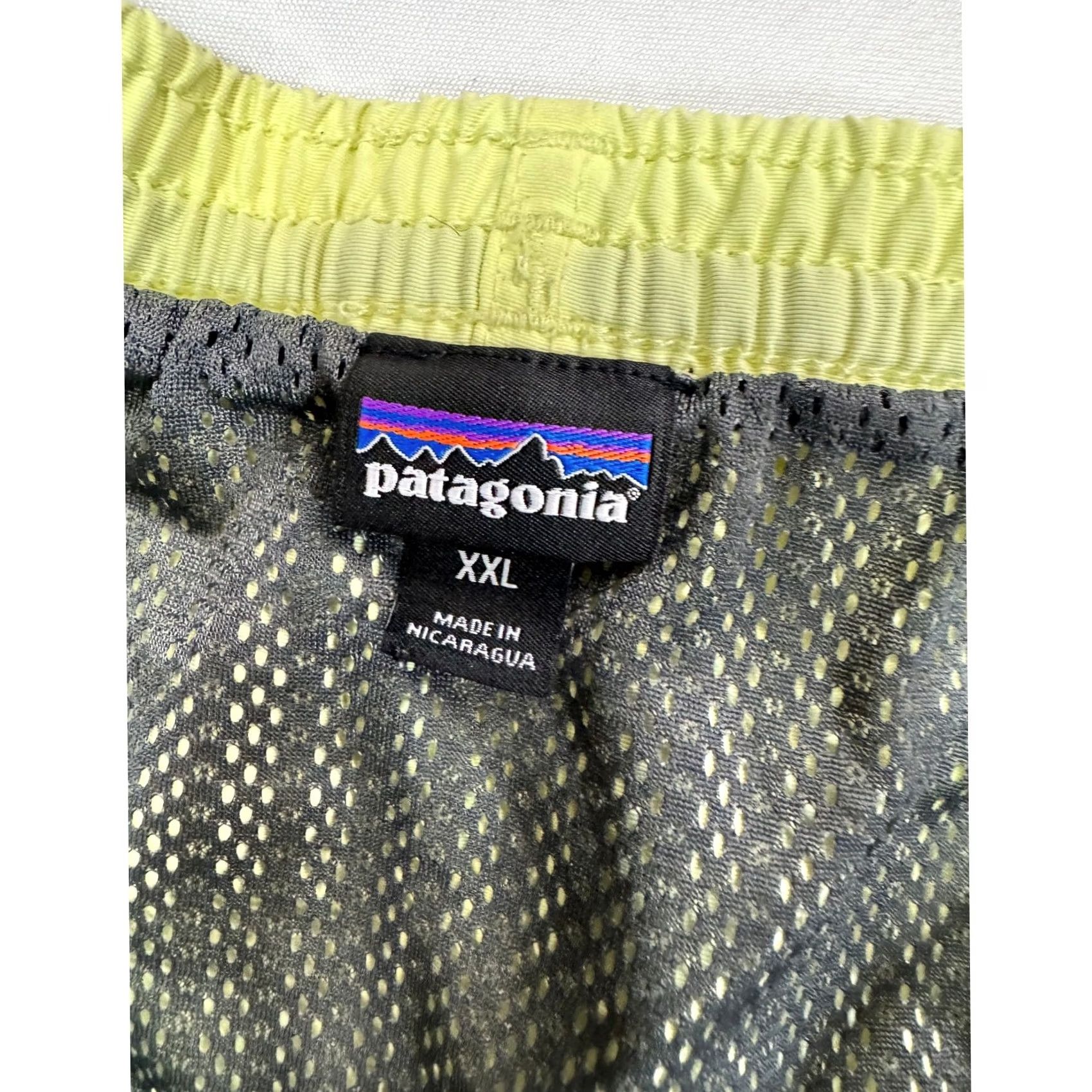 Patagonia Patagonia Men's Shorts Size XXL 2XL Yellow 5" Inseam Size US 39 - 4 Thumbnail