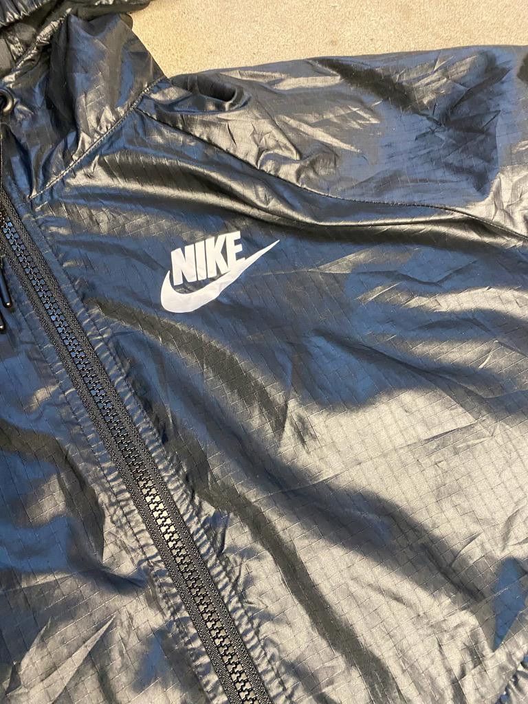 Nike Nike Black and White Windbreaker Size Youth XL /Adult Medium Size US M / EU 48-50 / 2 - 2 Thumbnail