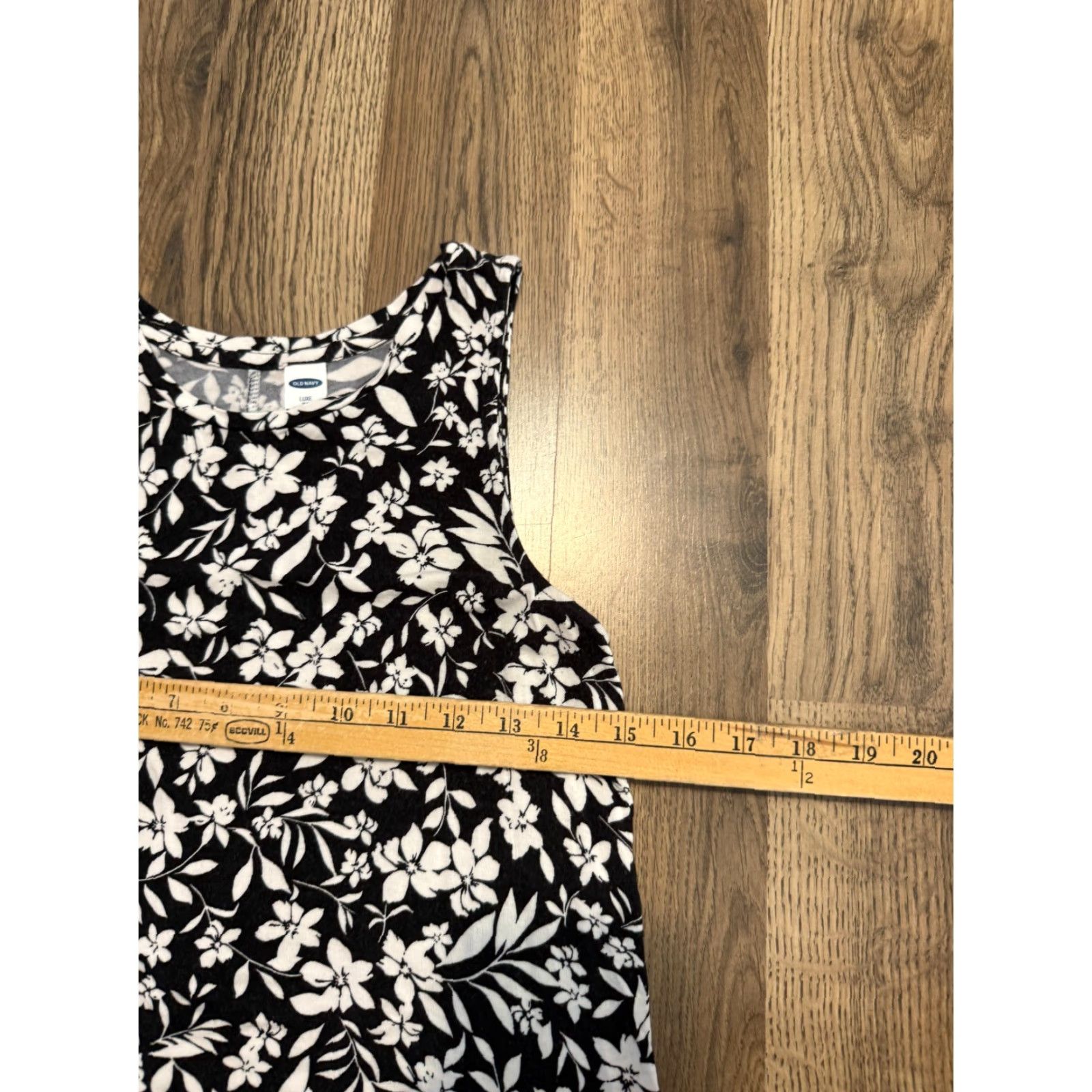 Old Navy VINTAGE? No — Old Navy Tank Top Women's XS Black White Floral Print Sleeveless LUXE (Note: Vintage not specified) Size XS / US 0-2 / IT 36-38 - 2 Thumbnail