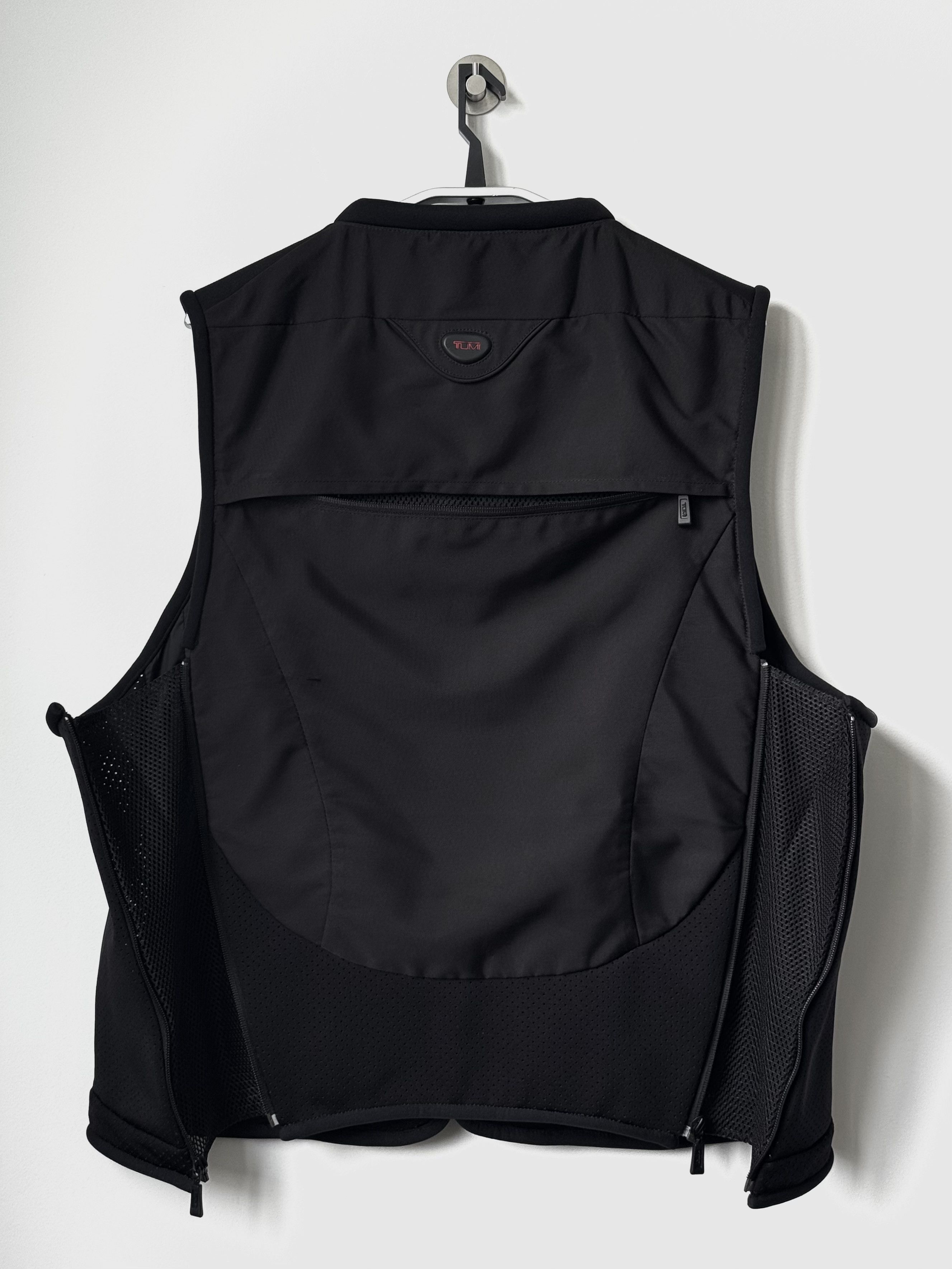 Tumi Tumi Sleevleess Black Travel Jacket Size US L / EU 52-54 / 3 - 8 Thumbnail