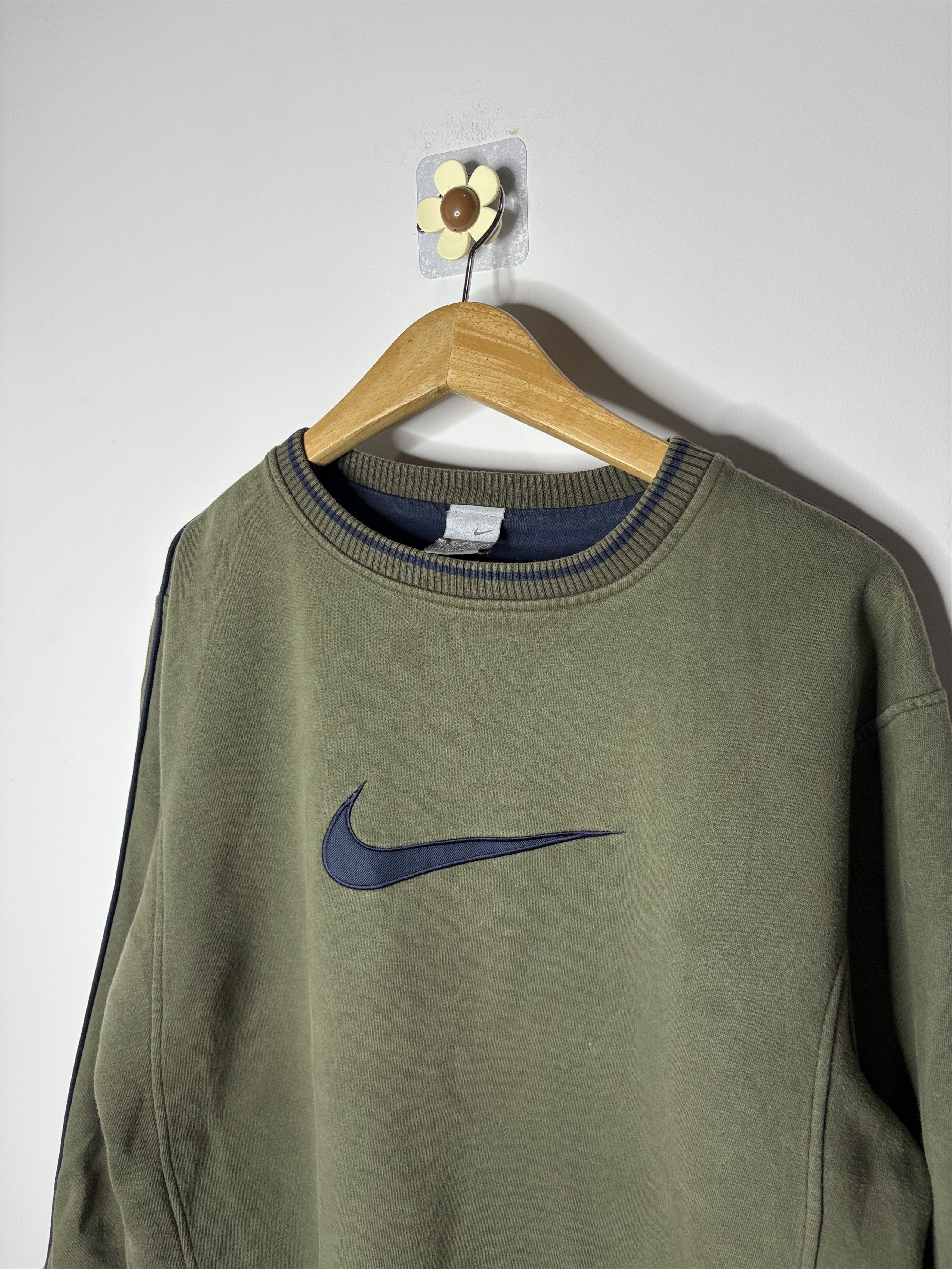 Nike Vintage Nike Big Swoosh Striped Sweatshirt Crew neck Size US L / EU 52-54 / 3 - 2 Thumbnail
