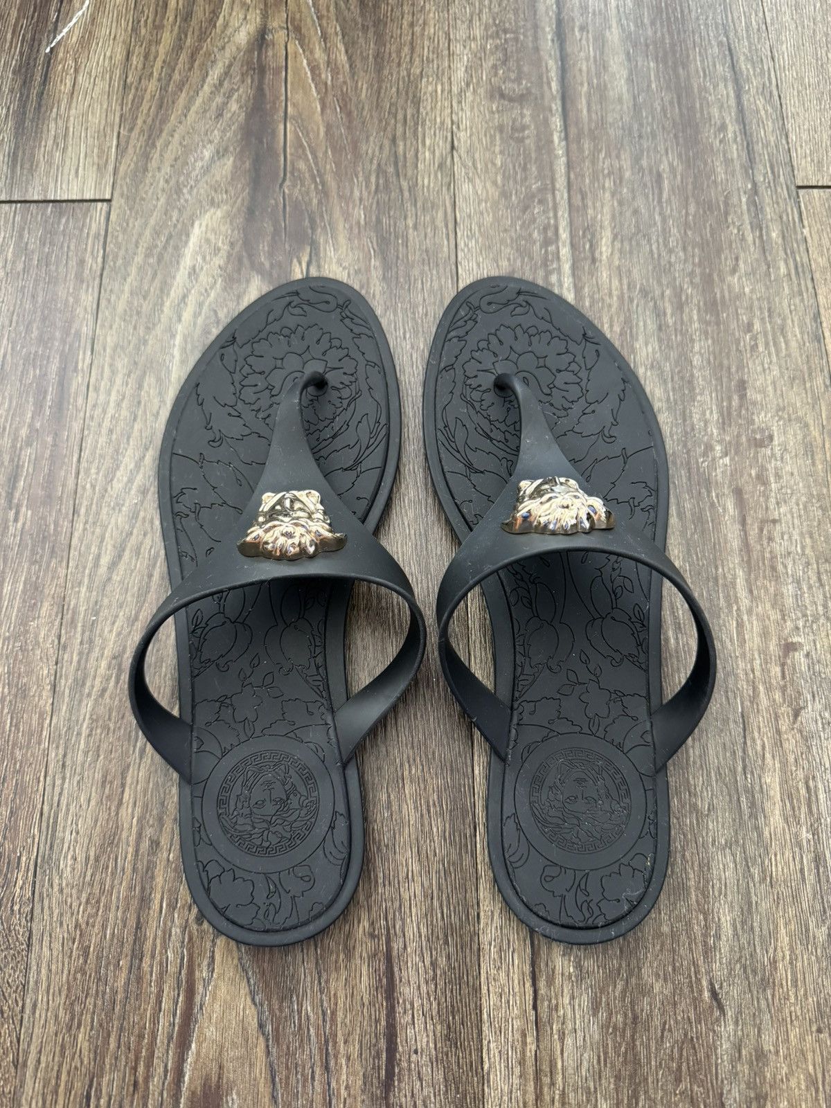 Versace Versace La Medusa Thong Slides Size US 7 / IT 37 - 2 Thumbnail