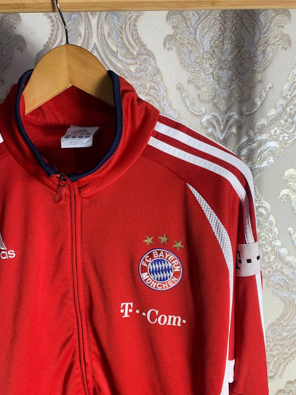 Adidas VINTAGE ADIDAS FC BAYERN MUNCHEN GERMANY SOCCER JACKET RETRO Size US XL / EU 56 / 4 - 2 Thumbnail