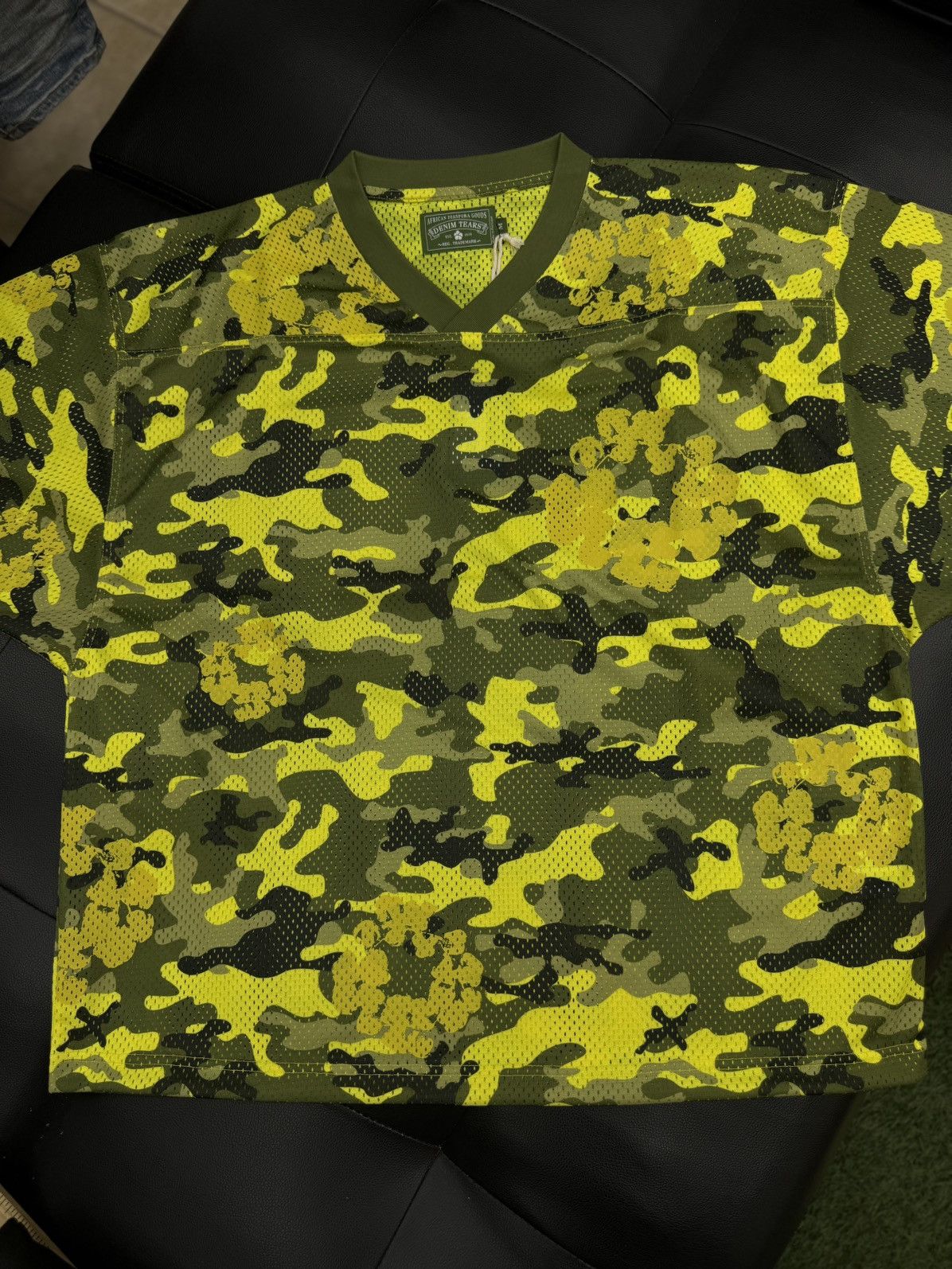 DENIM TEARS Denim Tears Yellow Camo Cotton Wreath Jersey Size M (NEW) Size US M / EU 48-50 / 2 - 1 Thumbnail