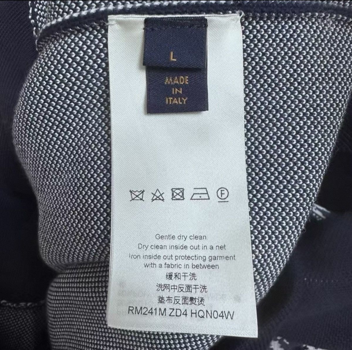 Louis Vuitton Louis Vuitton L Monogram Baseball Jacket Jacquard navy Size US L / EU 52-54 / 3 - 6 Thumbnail