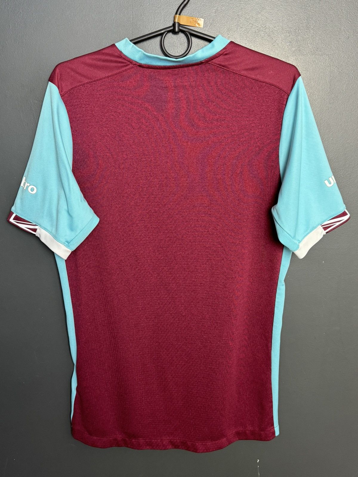 Umbro West Ham United 16/17 Home Football Jersey Size US S / EU 44-46 / 1 - 2 Thumbnail