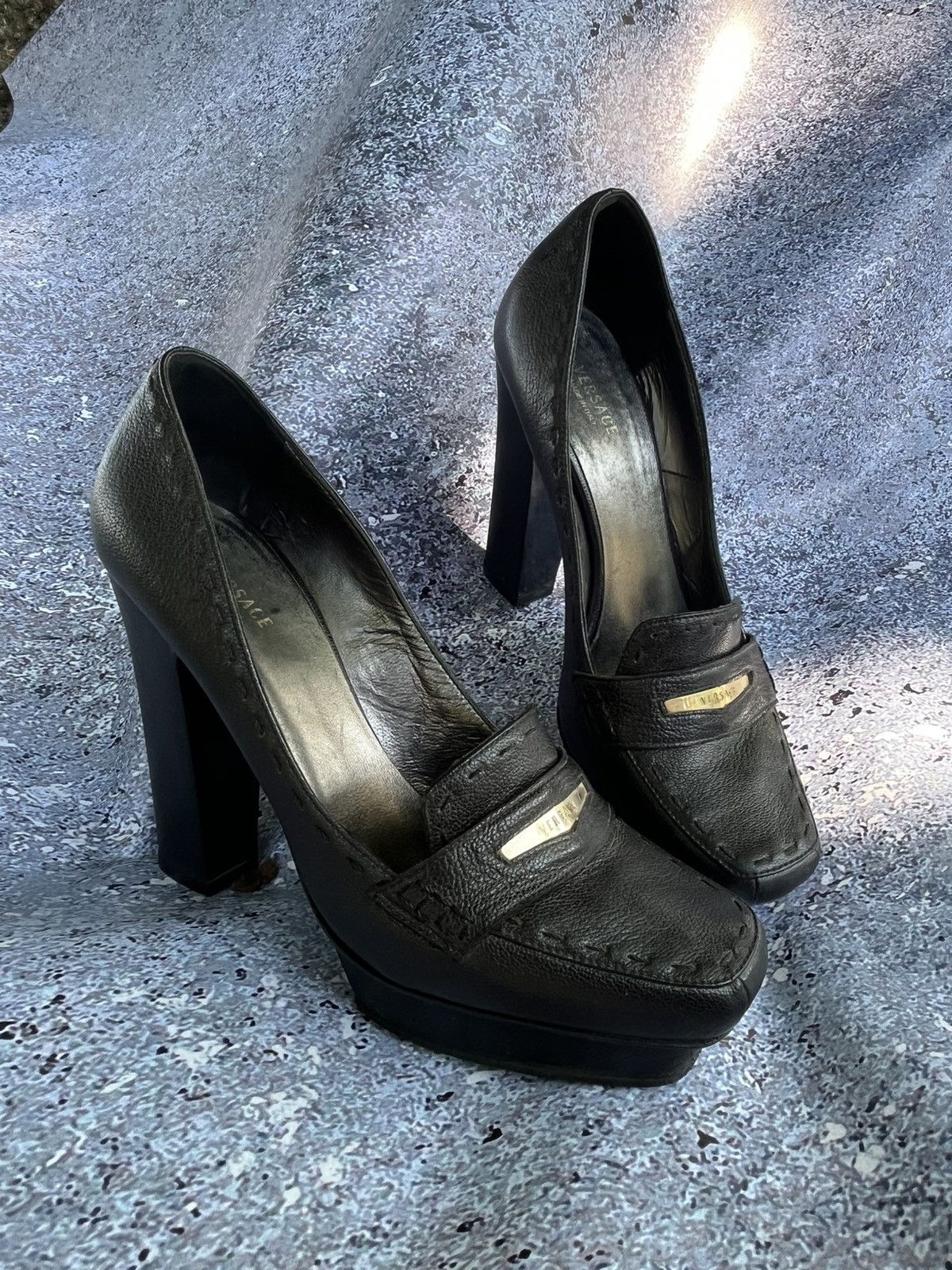 Genuine Leather RARE❗️ VERSACE MEDUSA LEATHER HEELS Boots Court Shoes Pumps Size US 7 / IT 37 - 3 Thumbnail