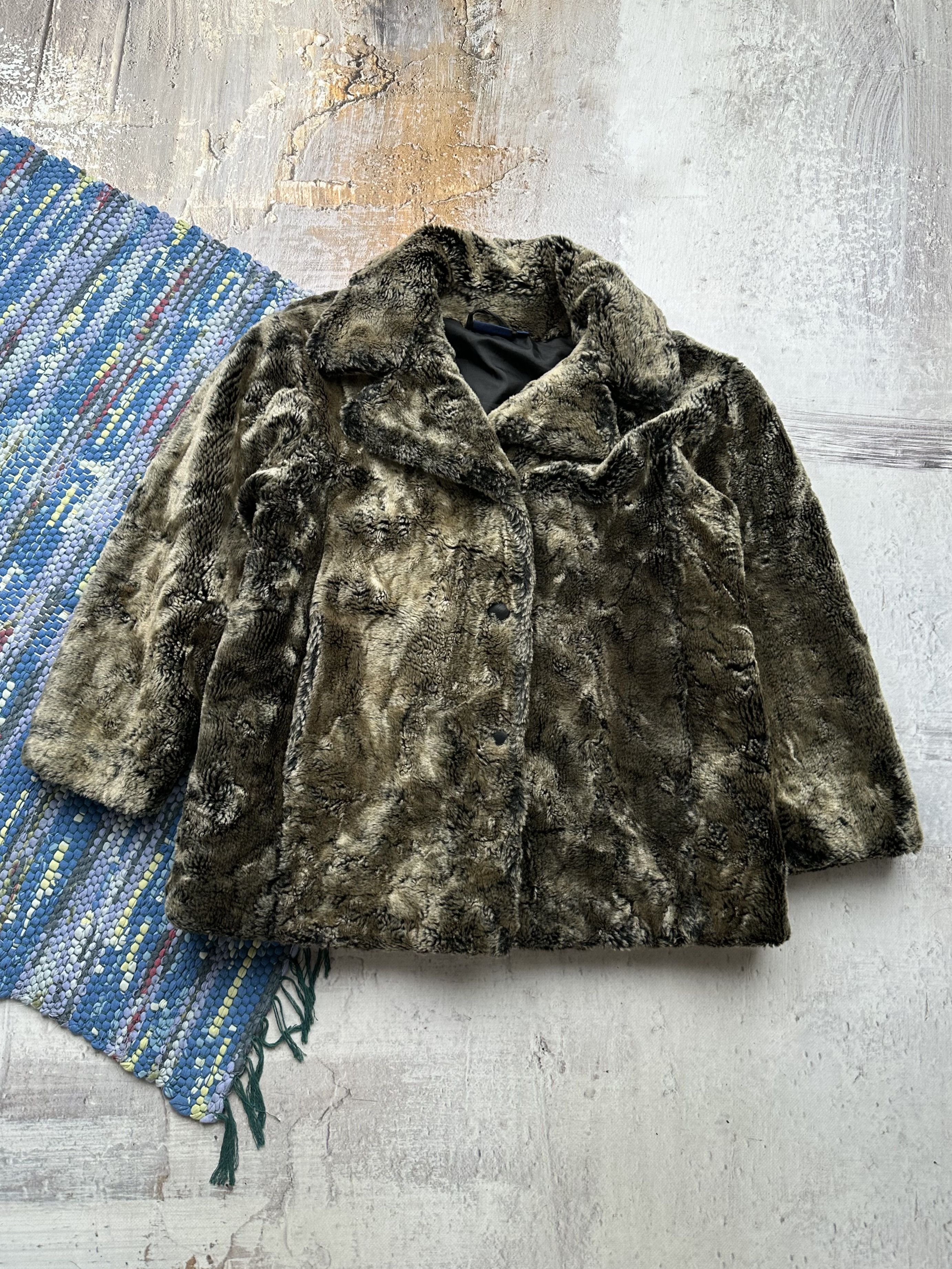 Vintage Vintage Faux Fur Coat A135D15(403) Size M / US 6-8 / IT 42-44 - 1 Thumbnail