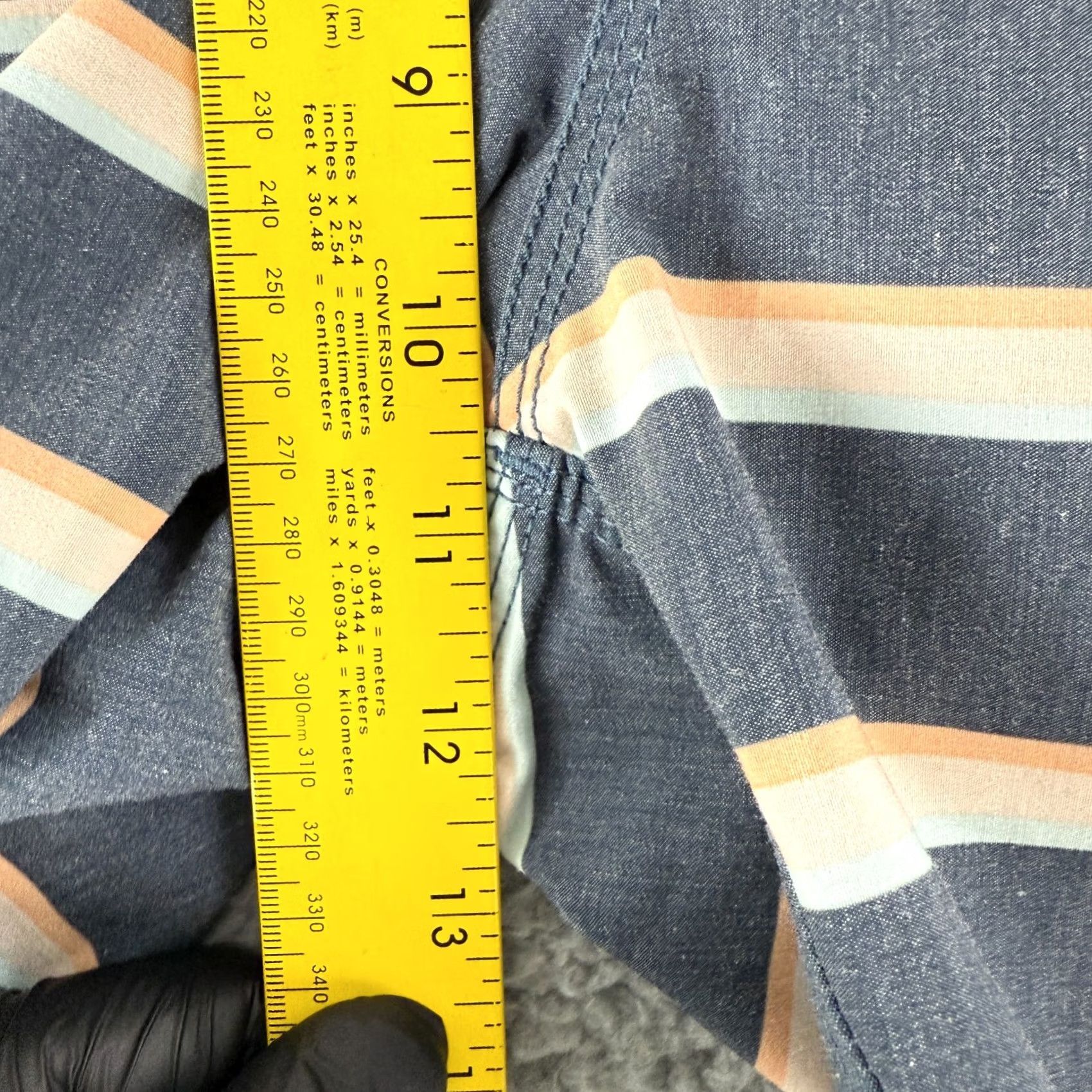 Roark Roark Chiller Ninepin Boardshorts Mens 32 Gray Stripe Surf Beach Outdoors Board Shorts Mens 32 Gray Stripe Beach Outdoors Size US 32 / EU 48 - 7 Thumbnail
