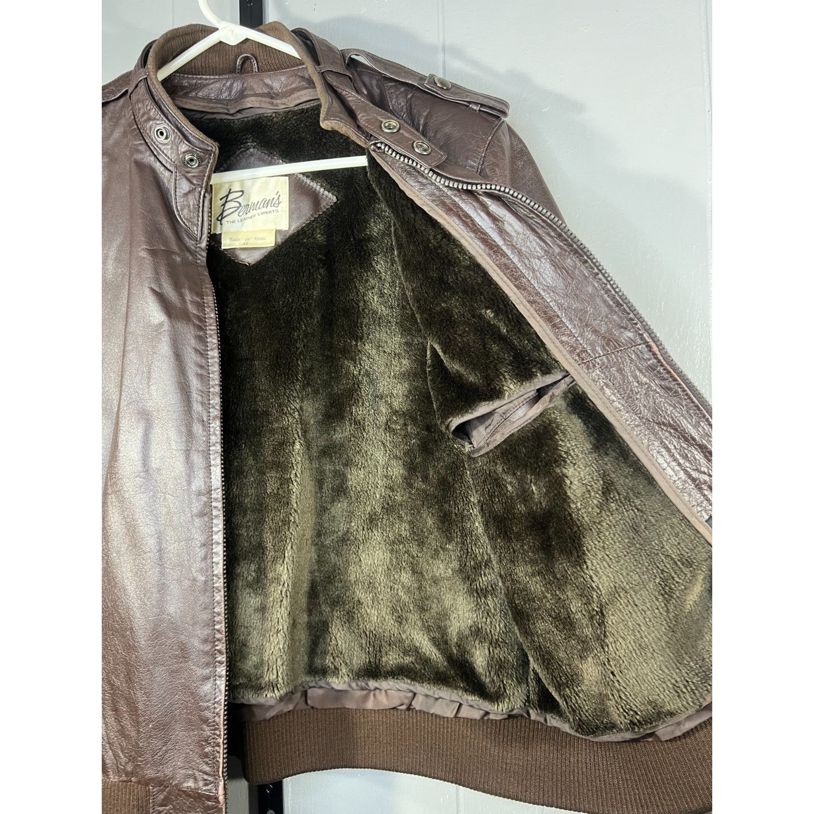 Other Vintage Berman's Leather Bomber Jacket mens sz 42 Fleece lin Size US M / EU 48-50 / 2 - 3 Thumbnail
