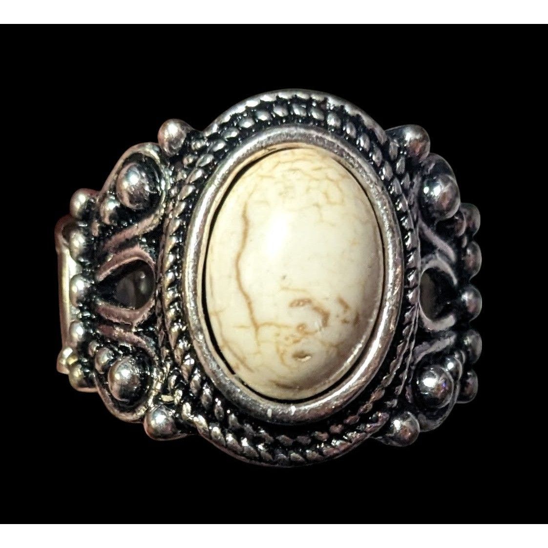 Other Victorian Style Silver Tone Stretch Ring With Marbled White Size ONE SIZE - 9 Thumbnail