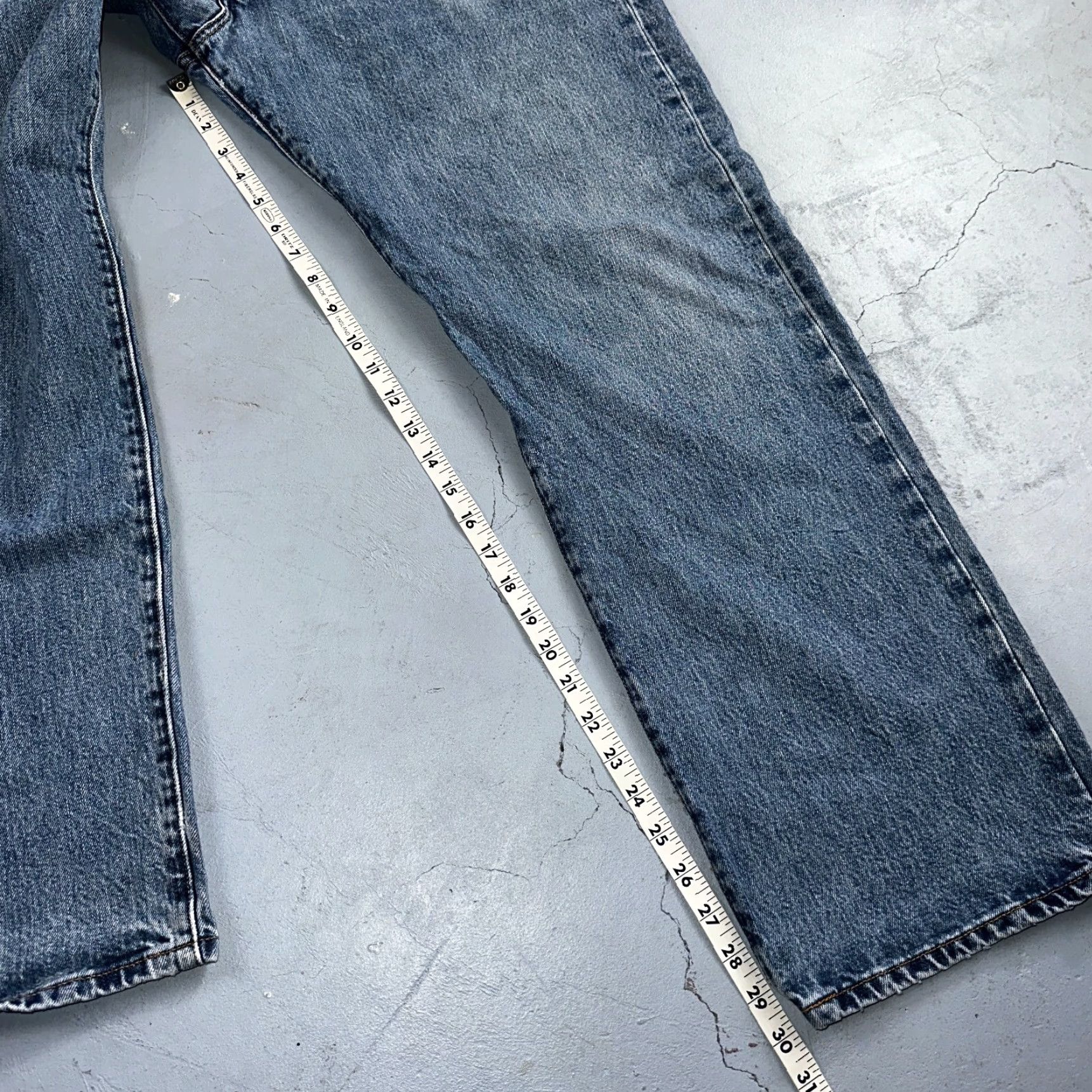 Levi's VINTAGE Levis 501 Jeans 90s XX Straight Leg Y2K Light Wash 40x30 Act 37x30 Size US 40 / EU 56 - 5 Thumbnail