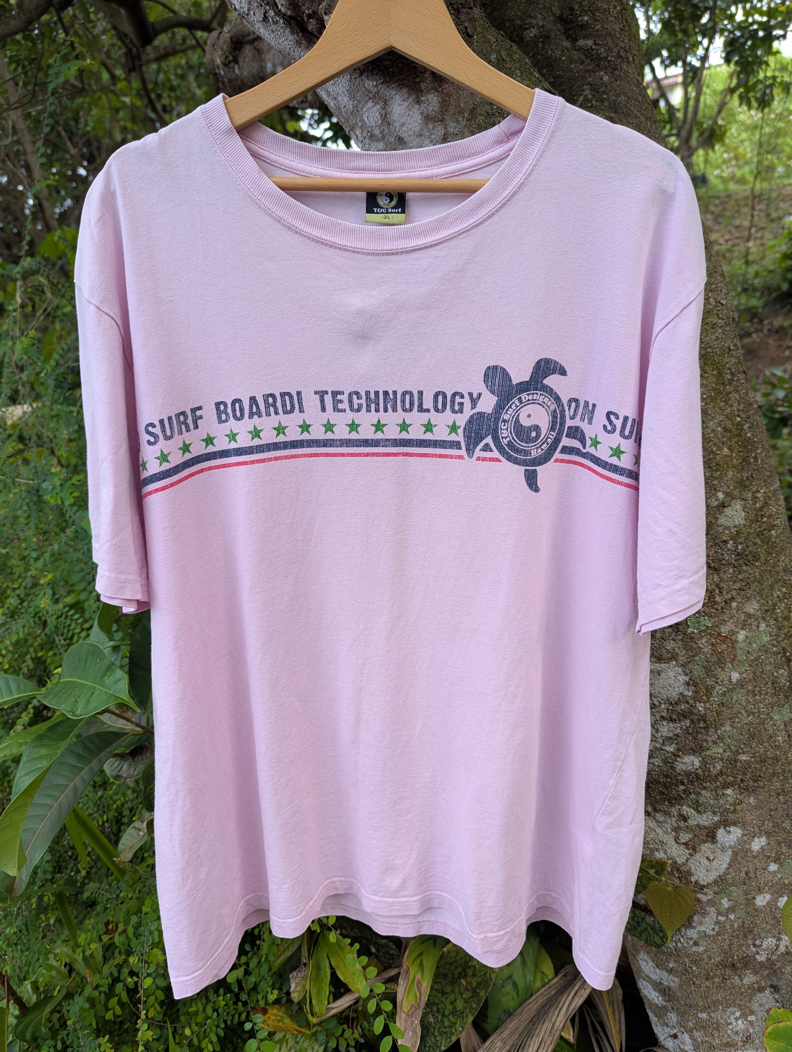 Vintage Vintage Town & Country Surf Design Hawaii Tshirt Size US XXL / EU 58 / 5 - 1 Thumbnail