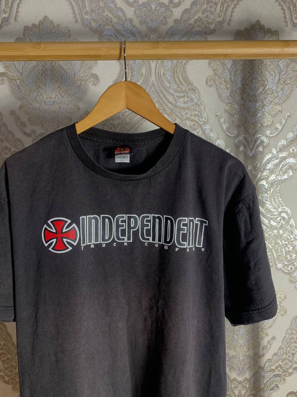 Independent Truck Co. VINTAGE INDEPENDENT TRUCK COMPANY SKATEBOARD CASUAL Y2K 90s Size US XL / EU 56 / 4 - 2 Thumbnail