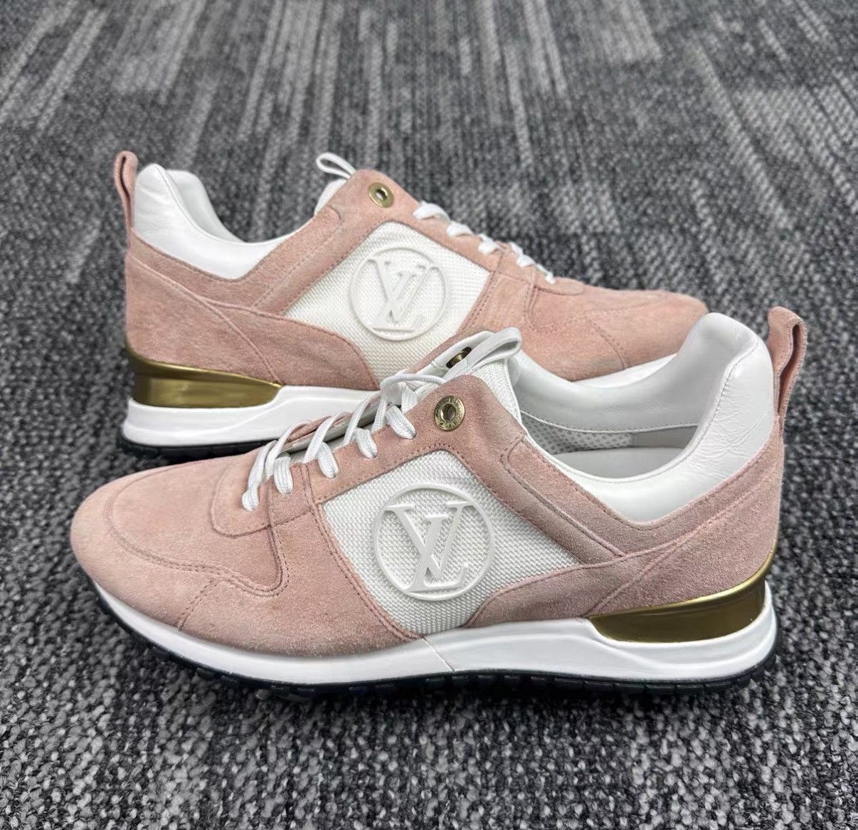 Louis Vuitton Louis Vuitton Runaway White & Pink Logo Sneakers J42 Size US 7 / EU 40 - 4 Thumbnail