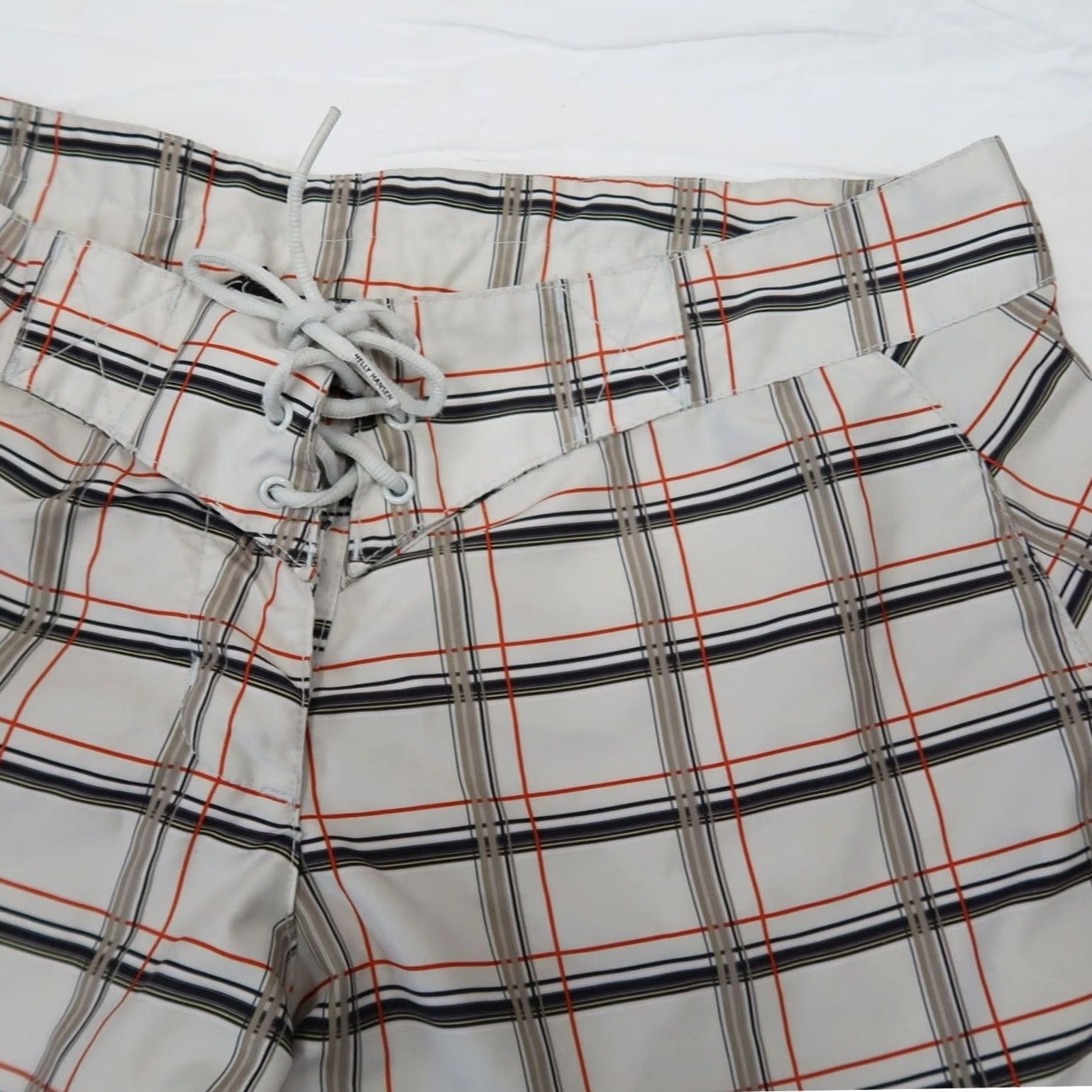 Helly Hansen VINTAGE Helly Hansen Cream Plaid Board Shorts Swimwear Womens 32 Board Shorts Womens Plus Polyester Plaid Cream 32 Girls? Size 24" / US 00 / IT 34 - 3 Thumbnail