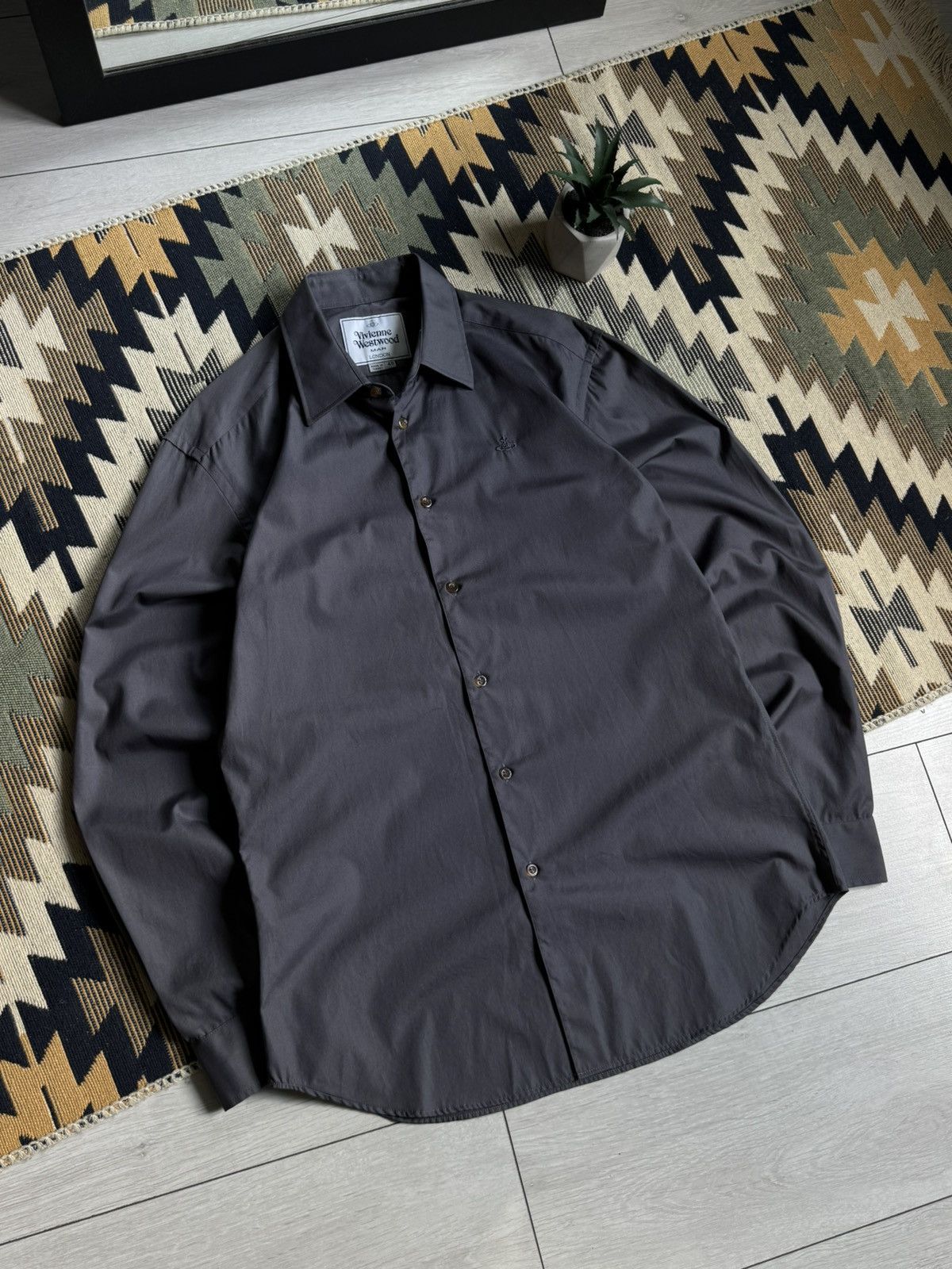 Vivienne Westwood Rare❗️Vivienne Westwood Gray Logo Button Up Shirt Size US M / EU 48-50 / 2 - 2 Thumbnail