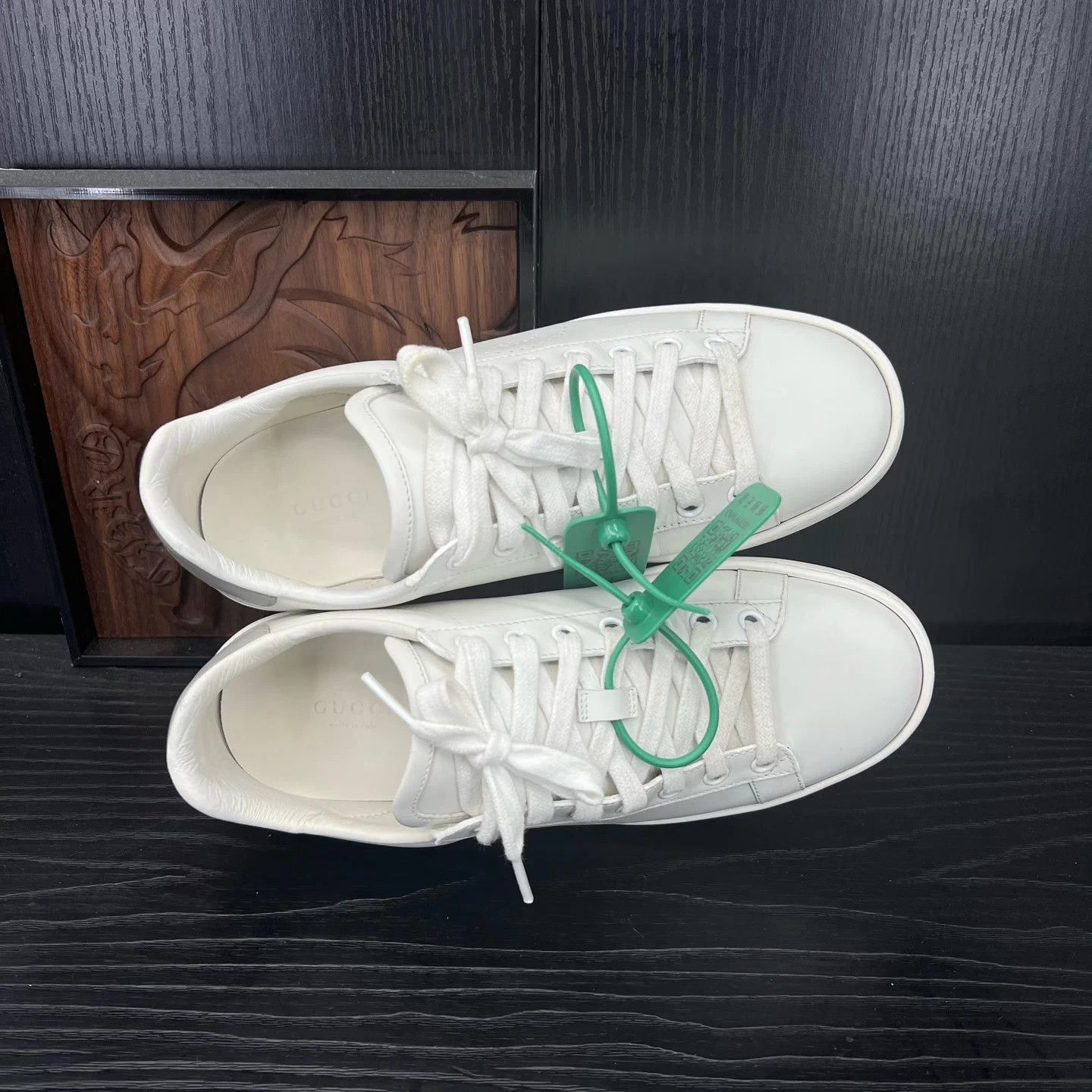 Gucci Gucci Ace White & Gray 37.5 Worn 2x Like New Com Box Size US 7 / IT 37 - 6 Thumbnail