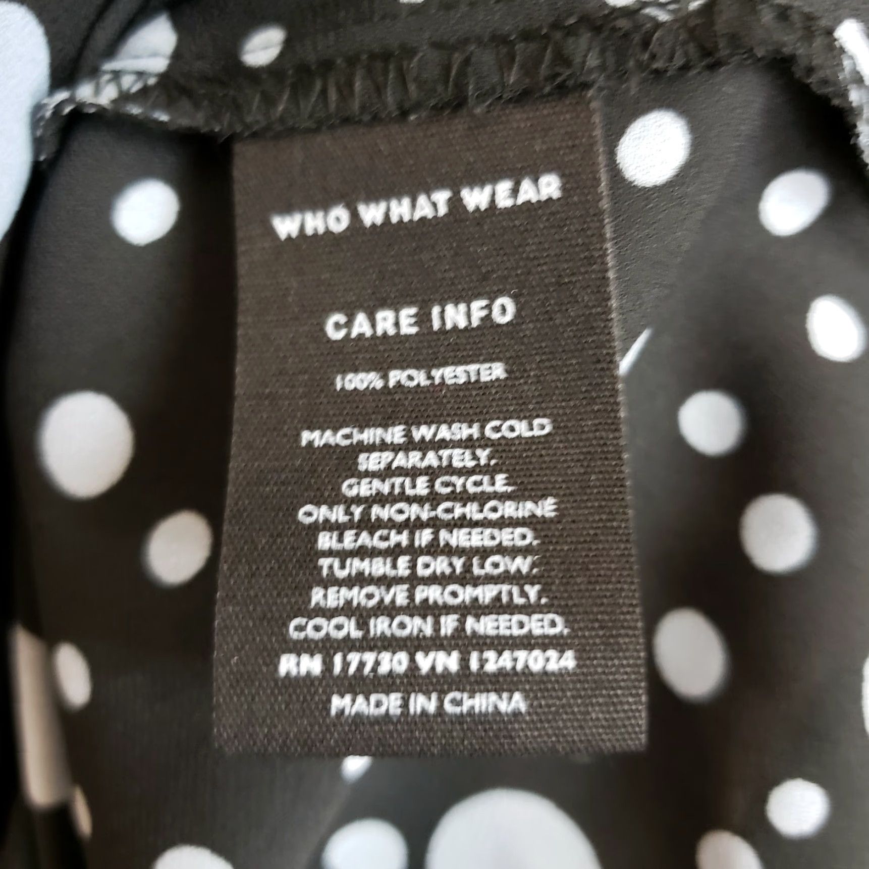 Vintage Who What Wear Womens Button Front Top M Black/Blue Polka Dots Shirt Womens M Black Polka Dot Button-Up Top Size M / US 6-8 / IT 42-44 - 7 Thumbnail