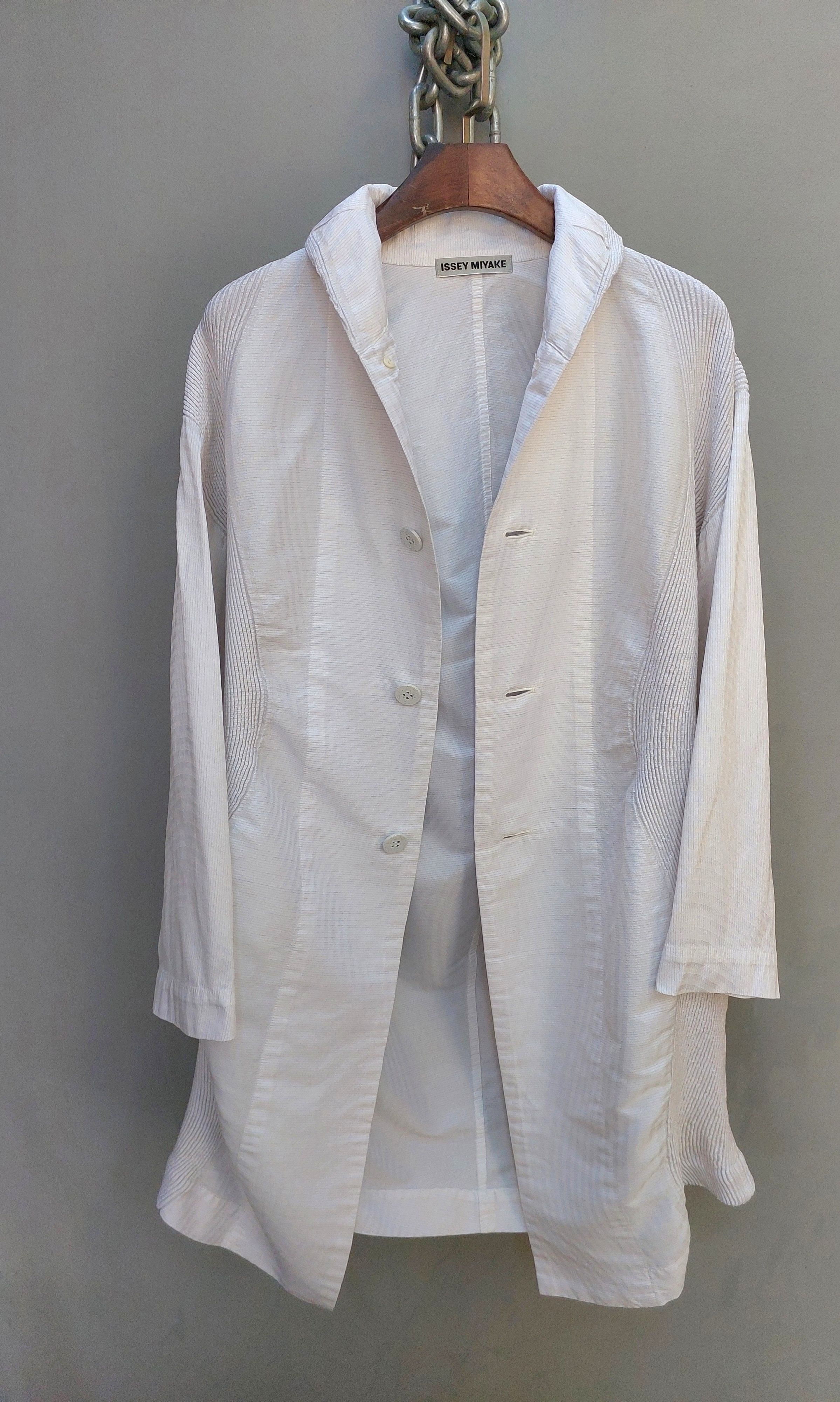 Issey Miyake Issey Miyake White Long Coat Size XS / US 0-2 / IT 36-38 - 3 Thumbnail