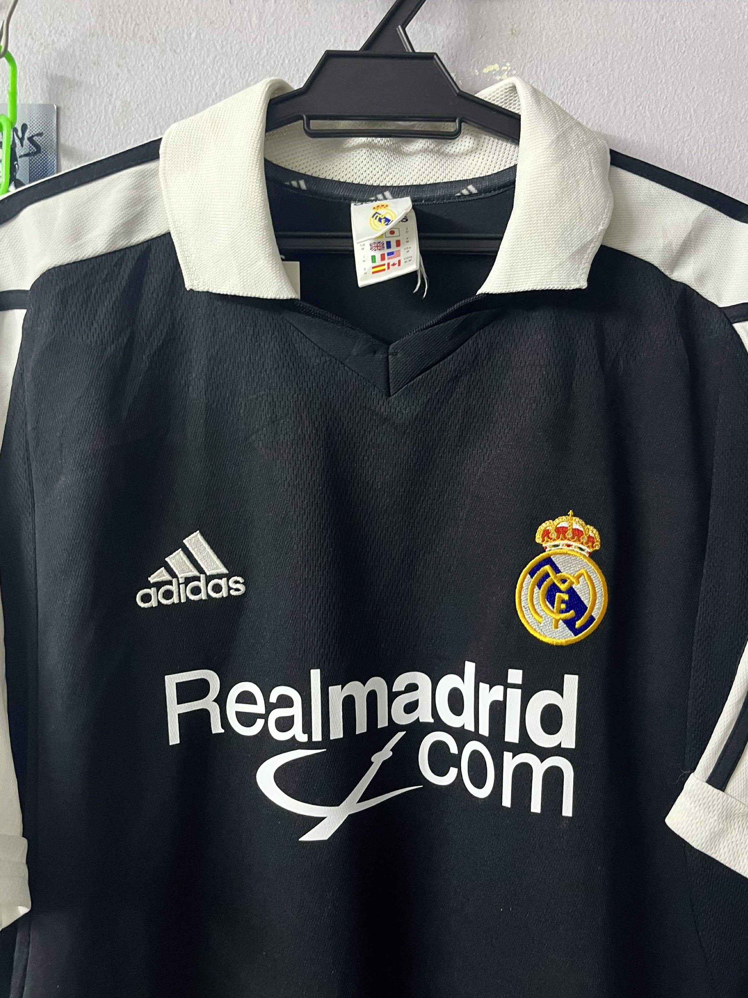 Other Jersey Real Madrid 2001 - 02 Away Shirt Original Kit Zidane Size US M / EU 48-50 / 2 - 4 Thumbnail