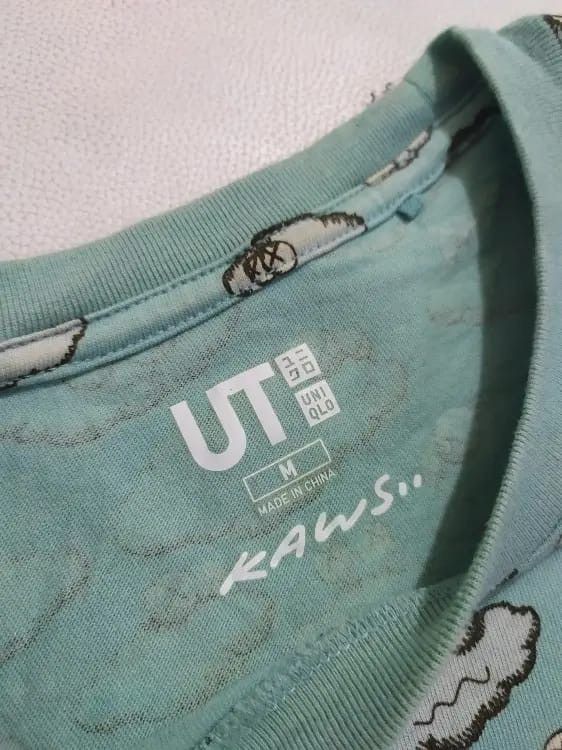 Kaws × Uniqlo Uniqlo x Kaws Fullprint Art Tshirt Size US S / EU 44-46 / 1 - 4 Thumbnail