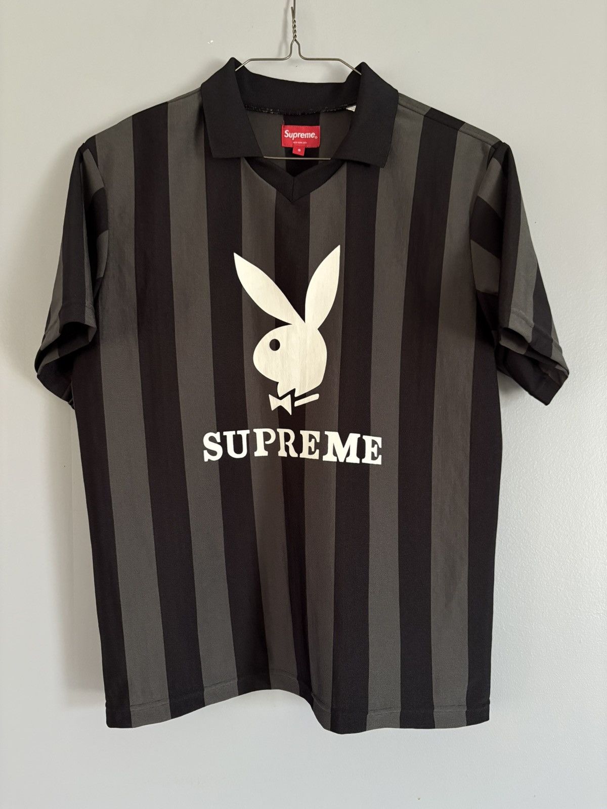 AKIRA / Supreme Soccer Top　ポロシャツ Supreme AKIRA Soccer Top Graphic Print Polo Shirt - Black Polos