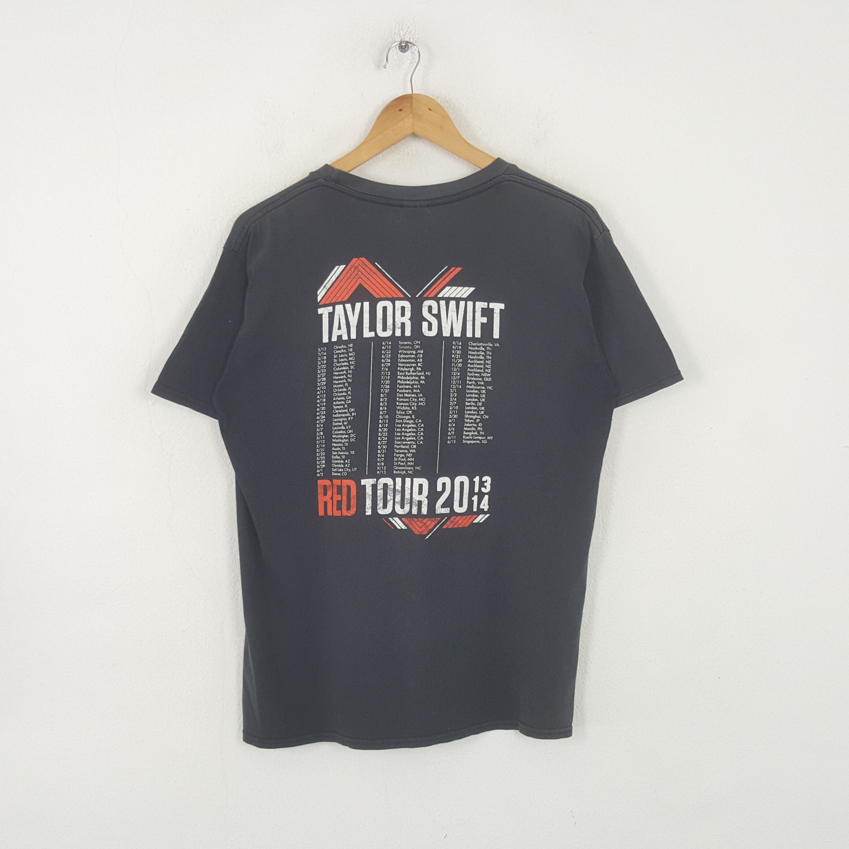 Band Tees Vintage Taylor Swift Red American Solo Singer Tshirt RR7 Size US M / EU 48-50 / 2 - 3 Thumbnail