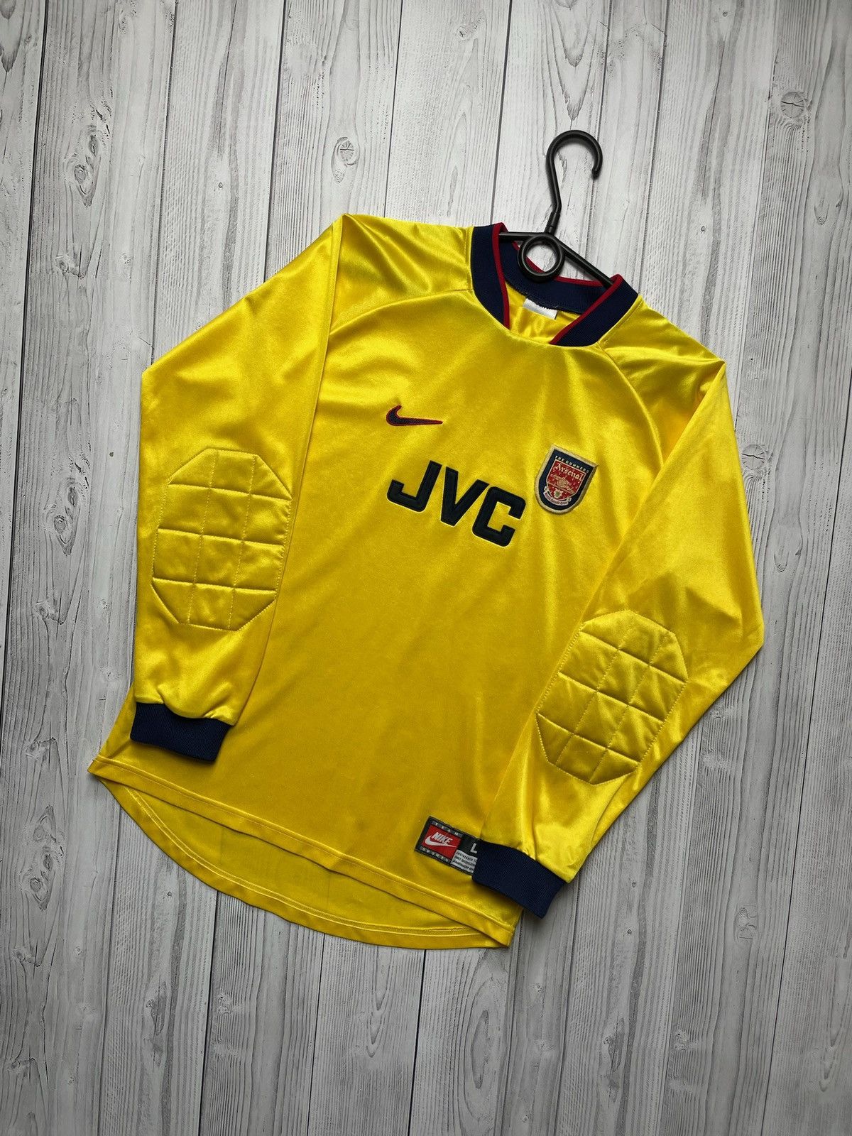 Vintage Vintage Nike Arsenal long sleeve yellow soccer jersey Xs/S Size US XS / EU 42 / 0 - 1 Thumbnail