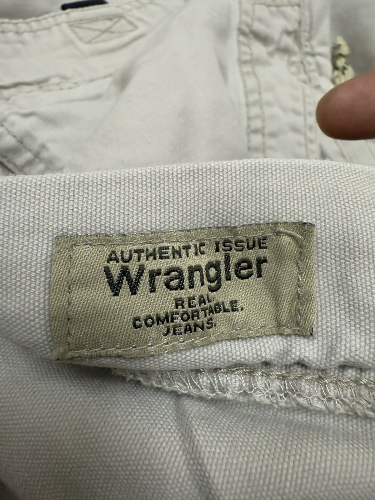 Wrangler Vintage Wrangler Real Comfortable Khakis Short pants Size US 36 / EU 52 - 9 Thumbnail