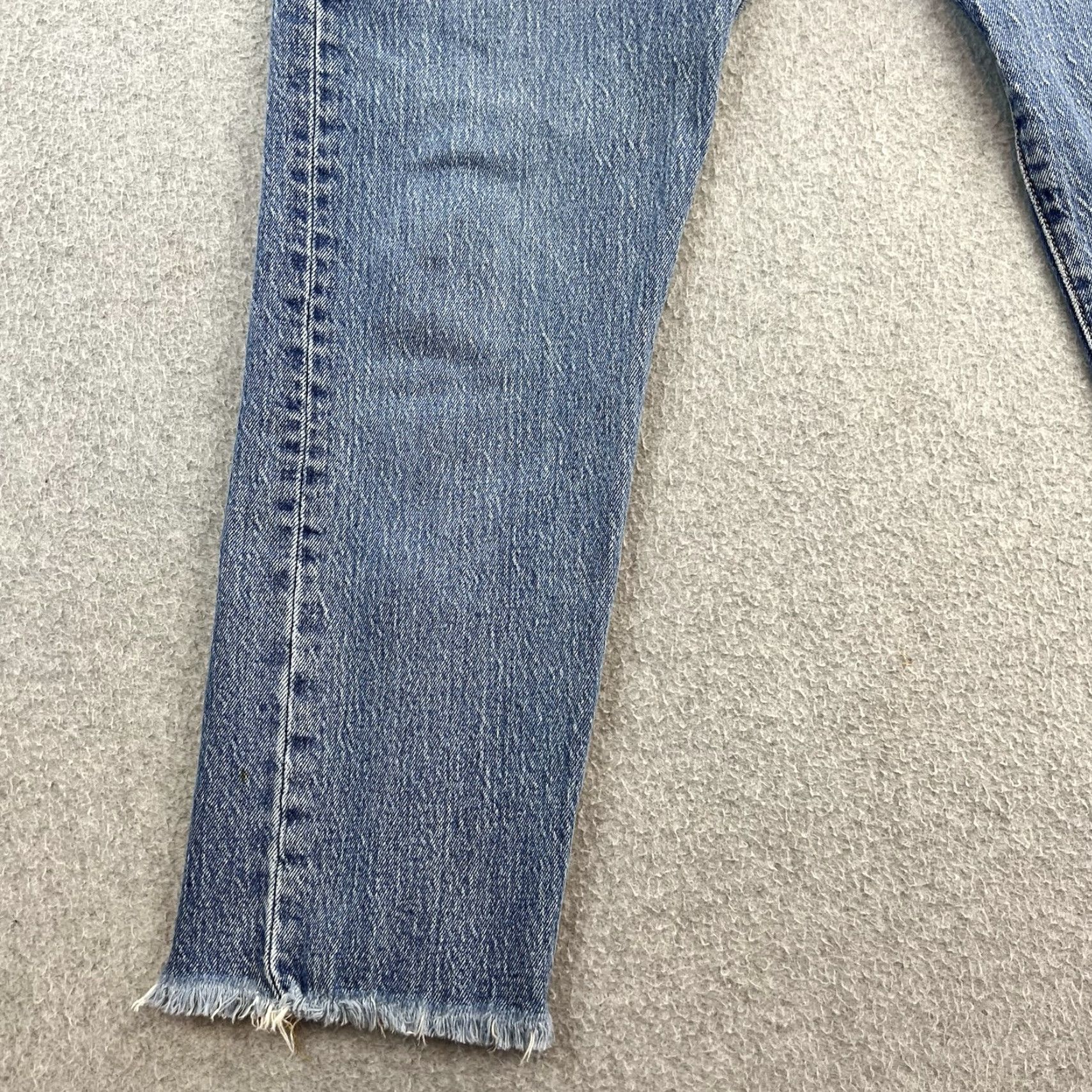 Levi's VINTAGE Levis 501 Jeans Womens 31x26 Blue Medium Wash Straight Leg Denim Casual Size 24" / US 00 / IT 34 - 5 Thumbnail
