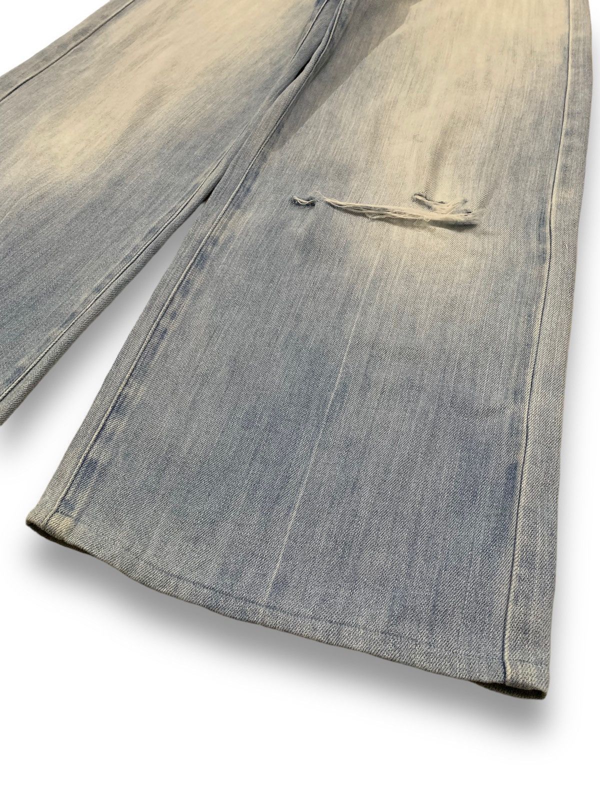 Japanese Brand Vintage Y2K Japanese Brand Baggy Wide Leg Distressed Jeans Size 26" / US 2 / IT 38 - 9 Thumbnail