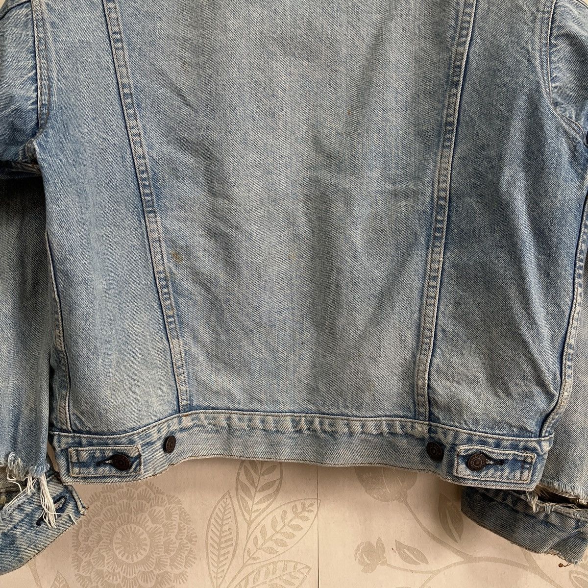 Levi's × Levi's Vintage Clothing Distressed Levis Denim Trucker Jacket Made In USA Size US L / EU 52-54 / 3 - 15 Thumbnail