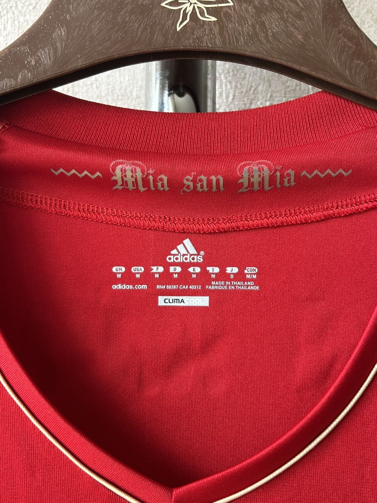 Adidas 2011/12 Adidas Bayern Munich #33 Gomez Home Soccer Jersey Size US M / EU 48-50 / 2 - 8 Thumbnail