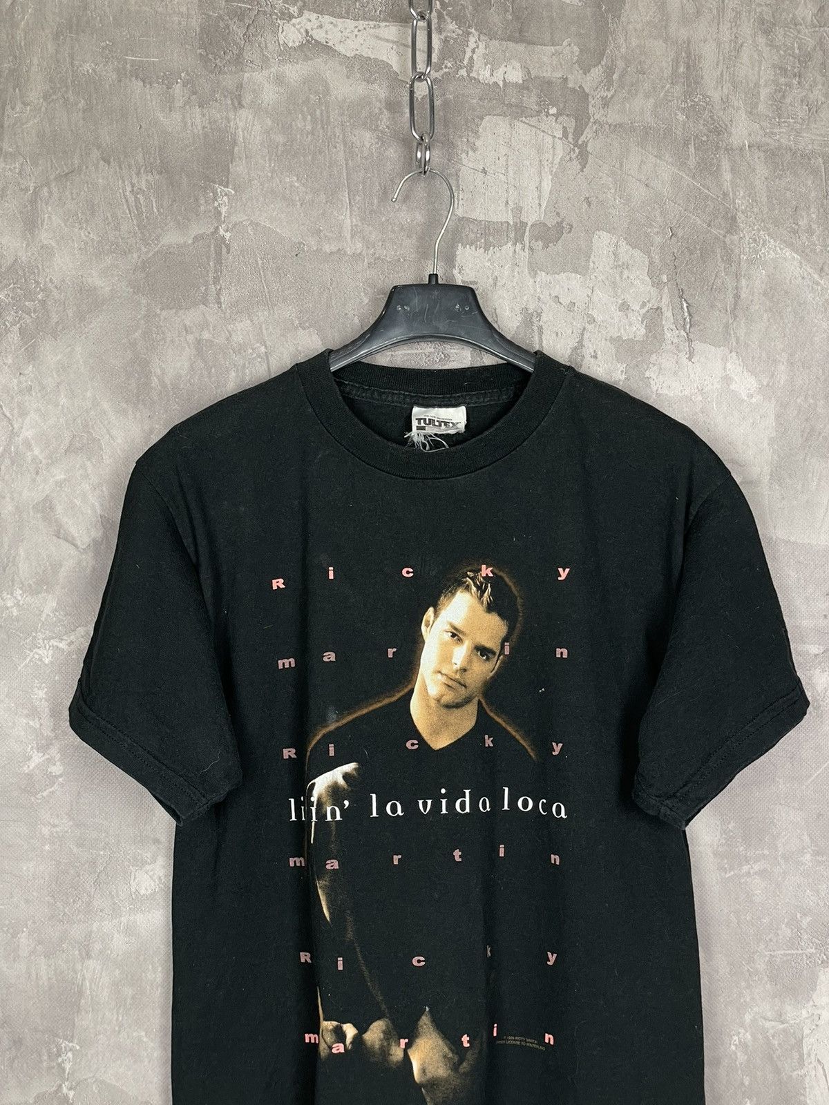 Band Tees × Tultex × Vintage Ricky Martin Vintage 90s Rock Music Y2K Logo Band T-Shirt Size US S / EU 44-46 / 1 - 2 Thumbnail