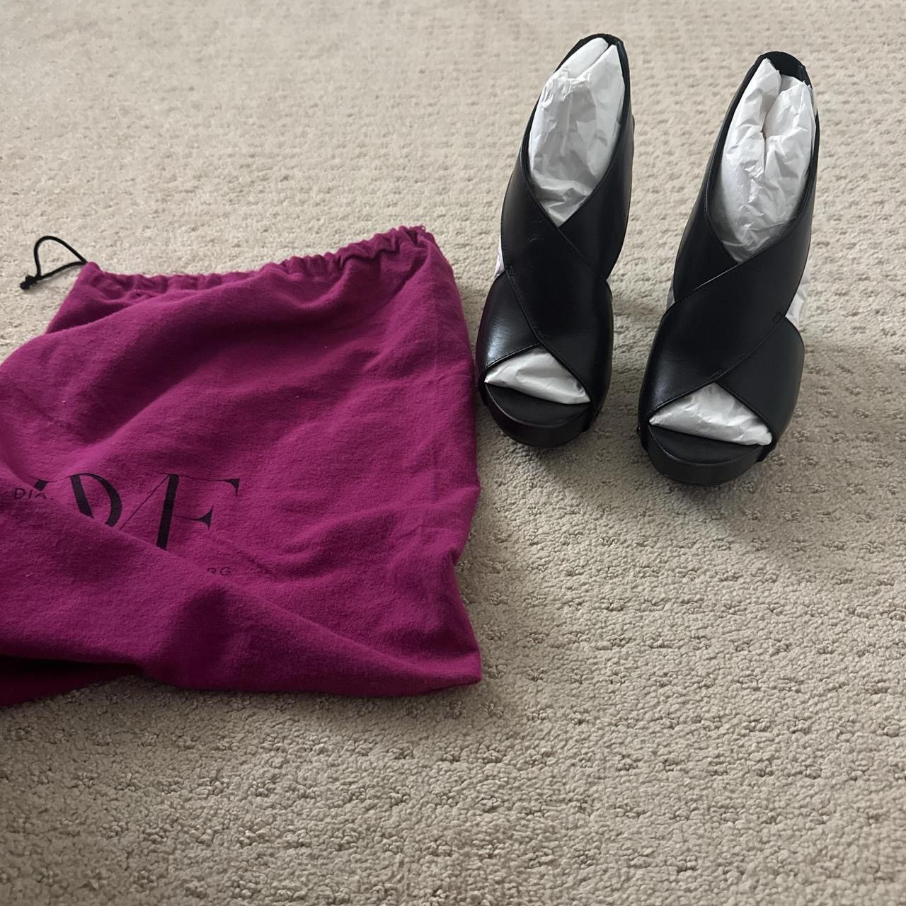 Diane vonFurstenberg Black Leather Toe Heels