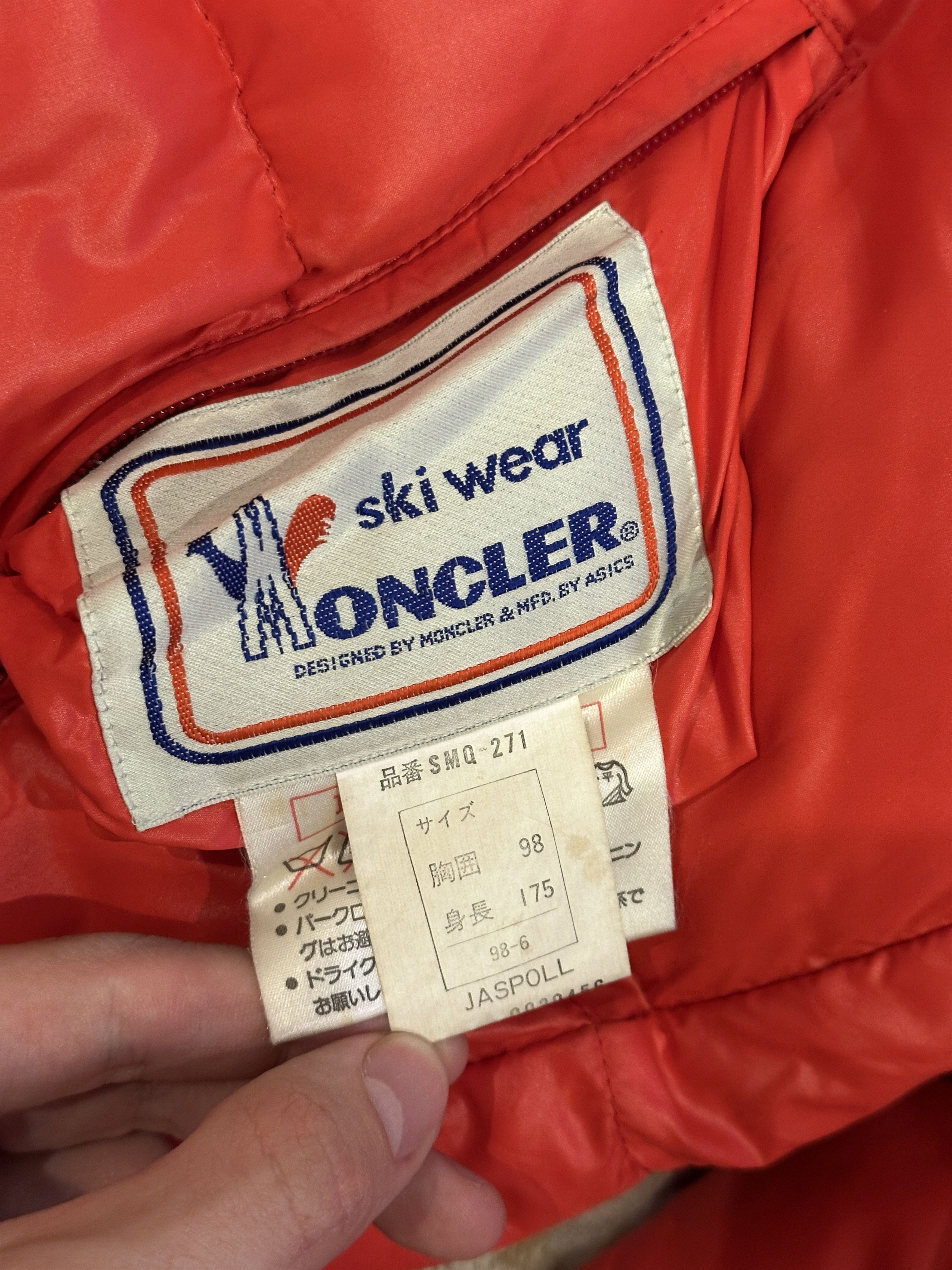 Moncler Moncler Vintage Red/Blue Puffer Reversible Jacket Size M Size US M / EU 48-50 / 2 - 18 Thumbnail