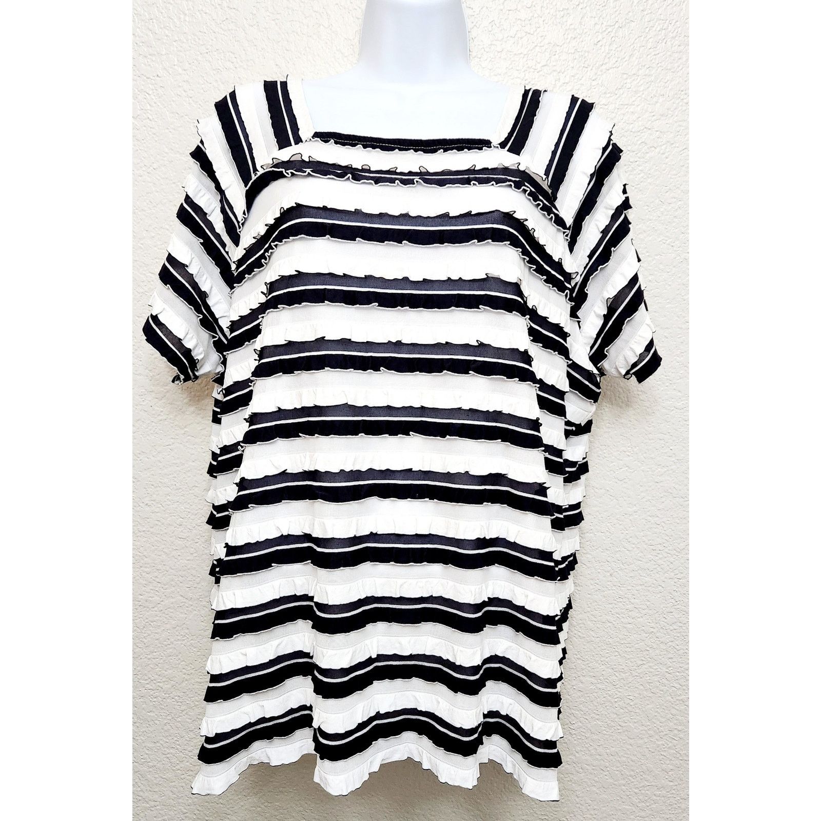 Other TanJay Black White Striped Ruffled Pleats Square Neck Top 1X Size XXL / US 16-18 / IT 52-54 - 1 Thumbnail