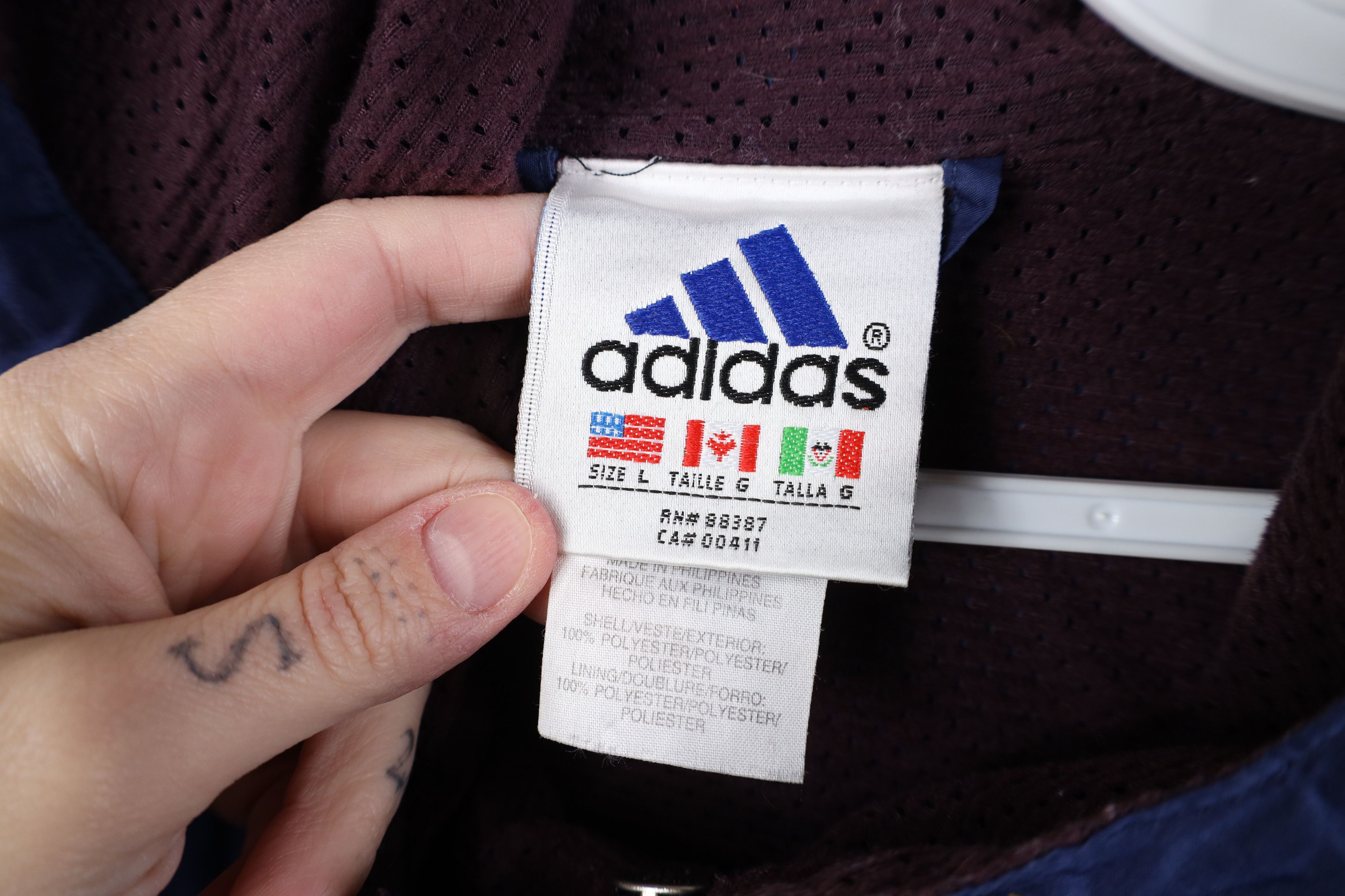 Adidas Vintage 90s Adidas Spell Out Hooded Windbreaker Jacket Size US L / EU 52-54 / 3 - 12 Thumbnail