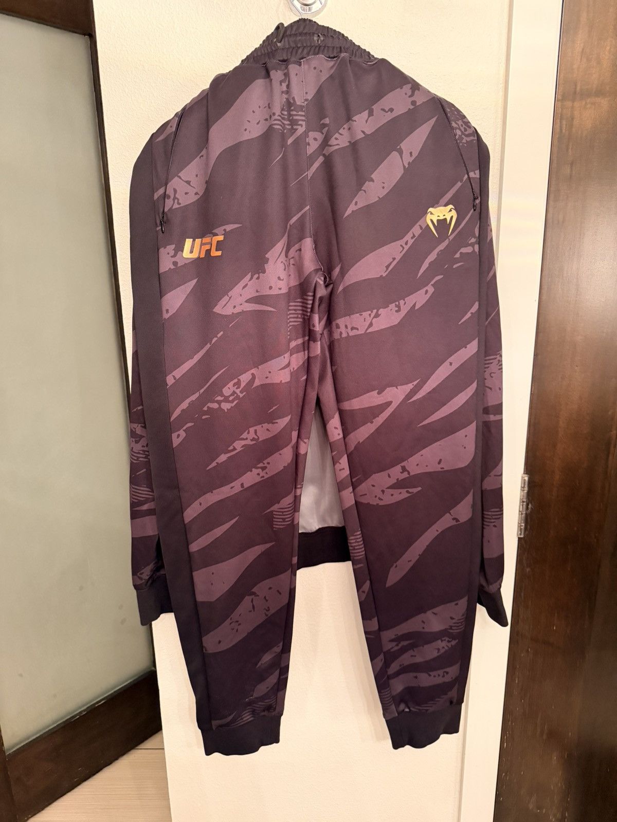UFC Fightweek Performance UFC tracksuit Size US XL / EU 56 / 4 - 6 Thumbnail